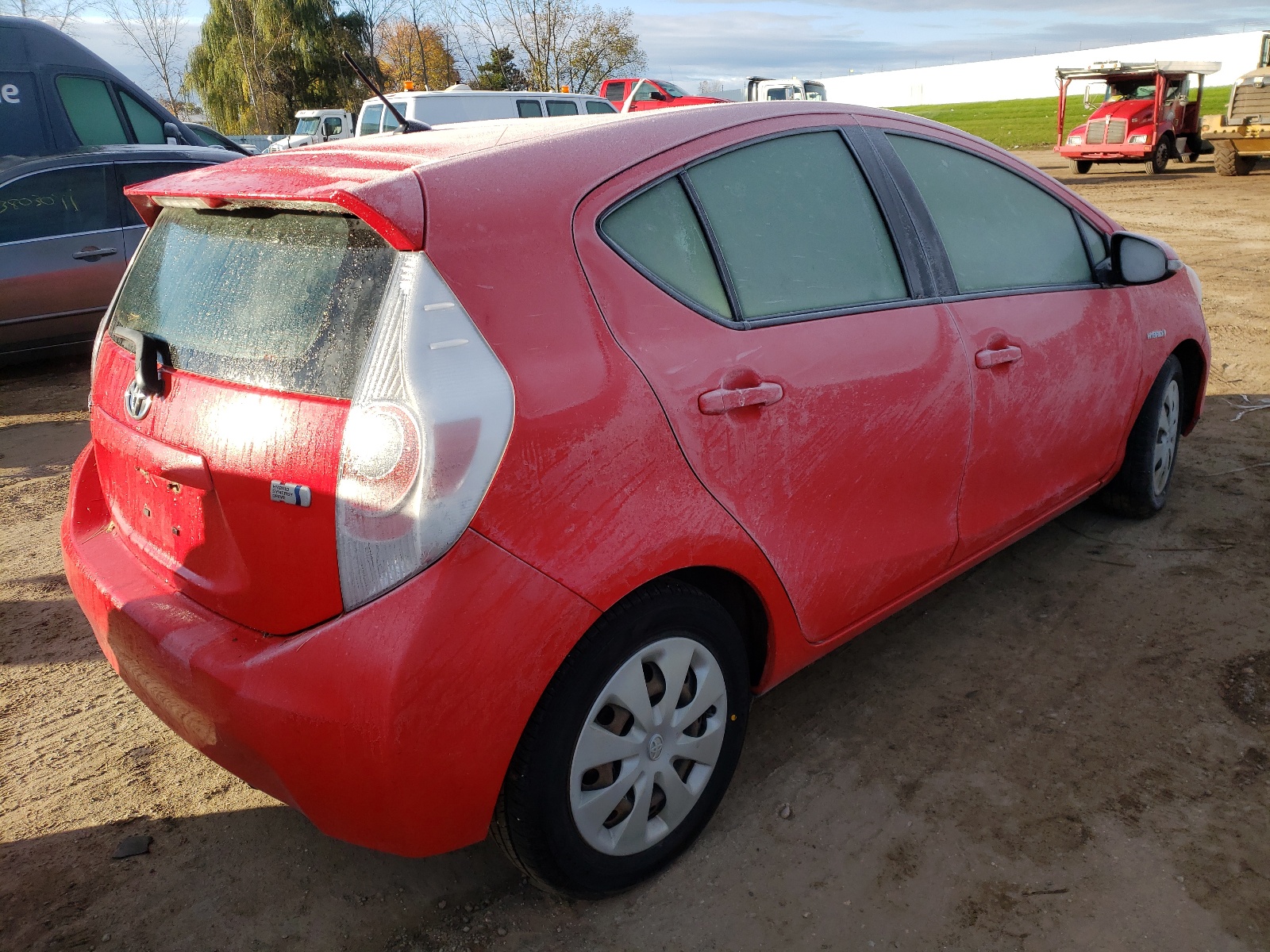 Photo 4 from auction – 2012 TOYOTA PRIUS C with VIN JTDKDTB3XC1517424