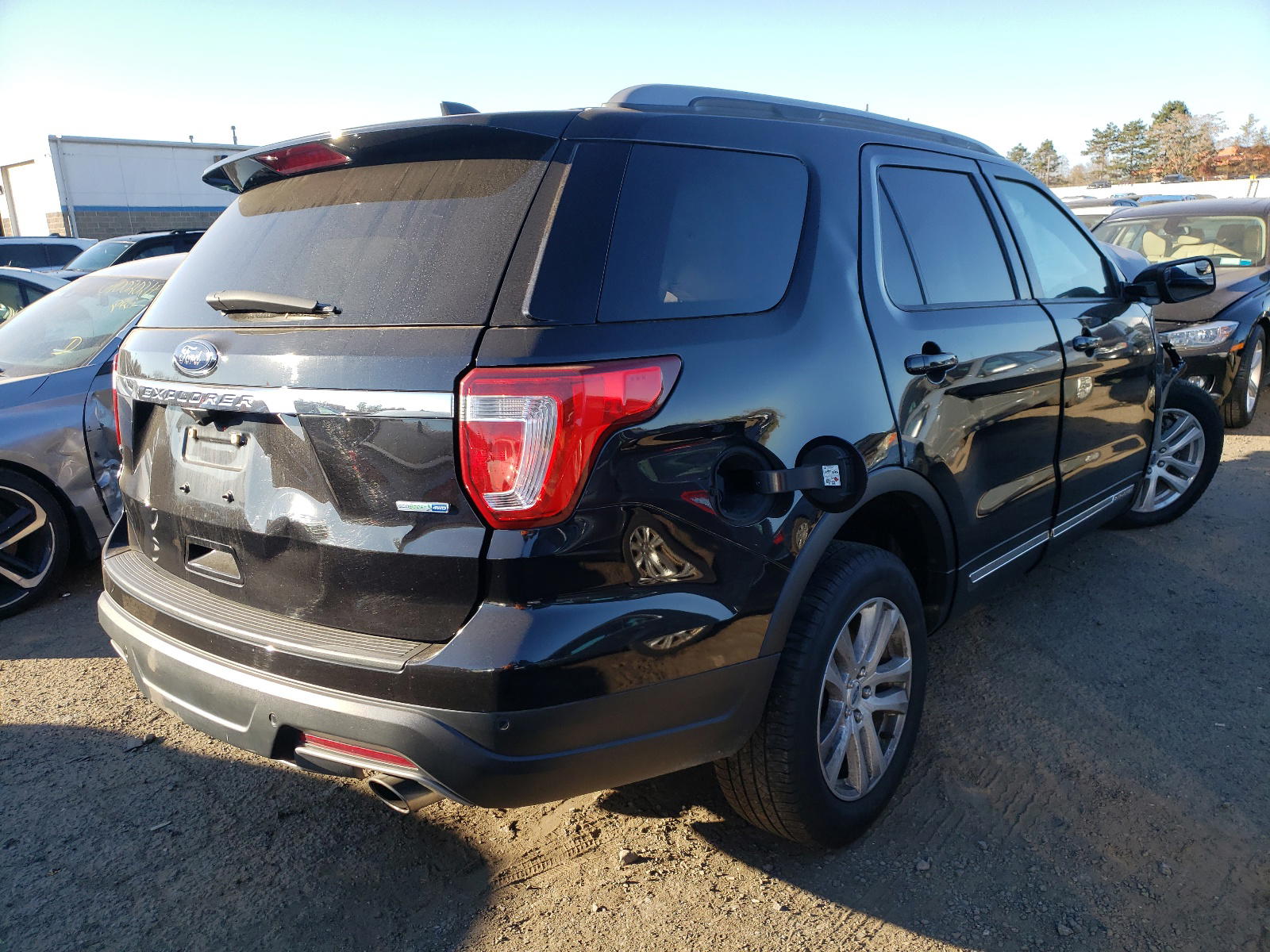 Photo 4 from auction – 2019 FORD EXPLORER X with VIN 1FM5K8DH2KGA15071