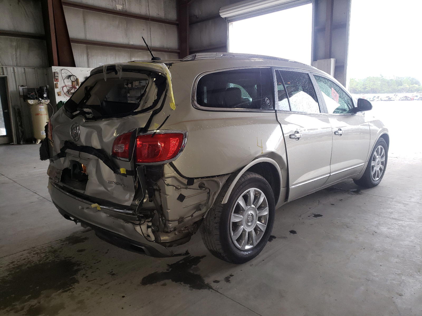 Photo 4 from auction – 2013 BUICK ENCLAVE with VIN 5GAKRDKD2DJ230291
