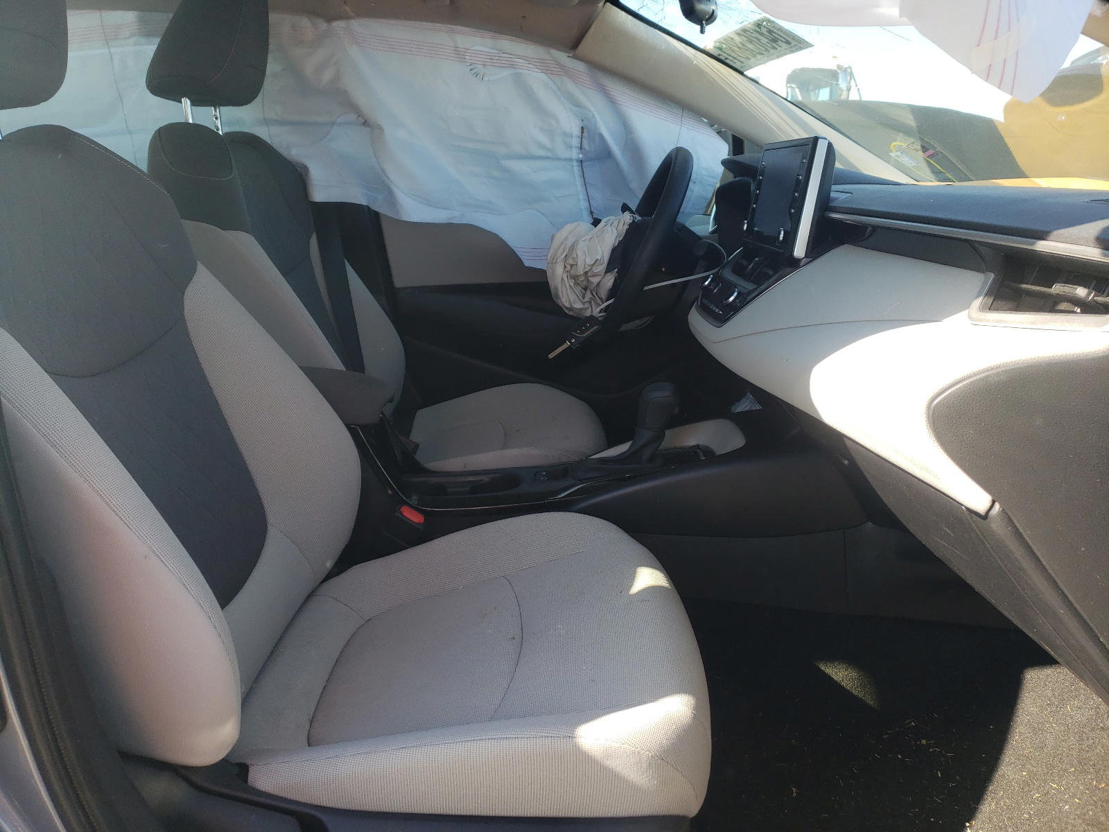 Photo 5 from auction – 2021 TOYOTA COROLLA LE with VIN JTDEPMAE9MJ156458