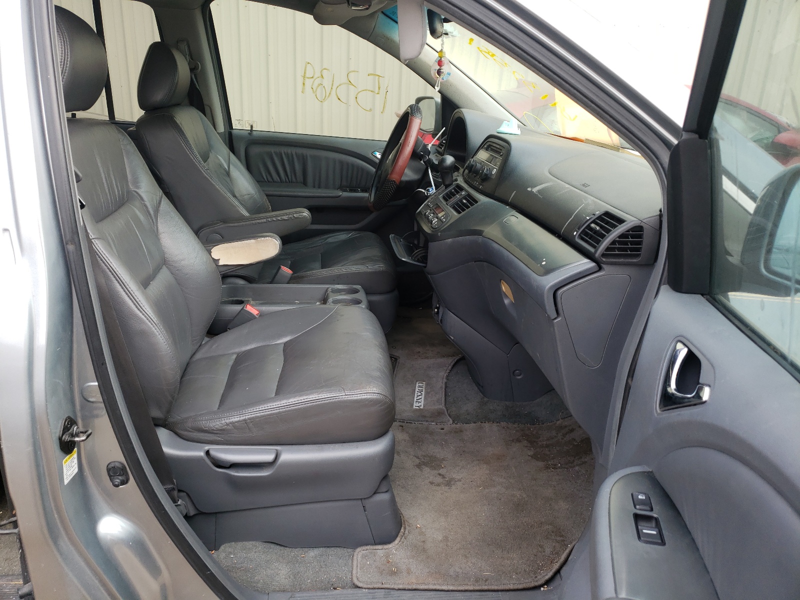 Photo 5 from auction – 2005 HONDA ODYSSEY EX with VIN 5FNRL38675B135266