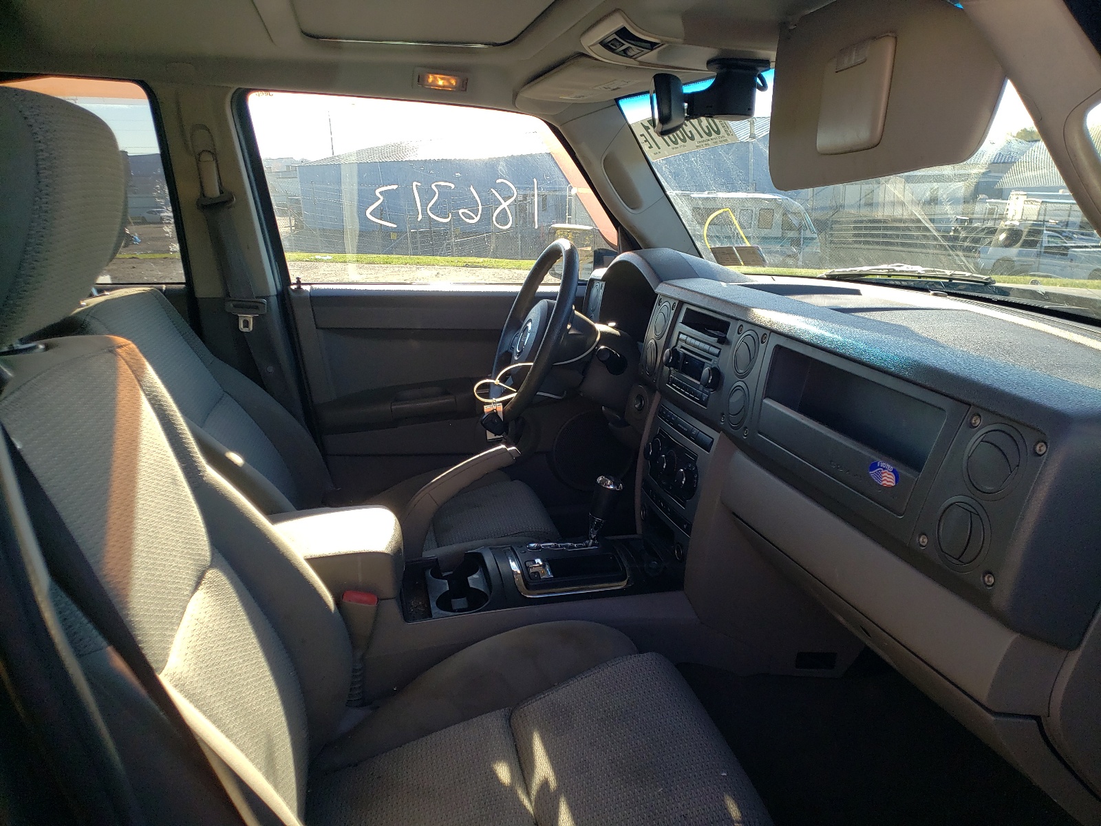 Photo 5 from auction – 2006 JEEP COMMANDER with VIN 1J8HG48N56C245480