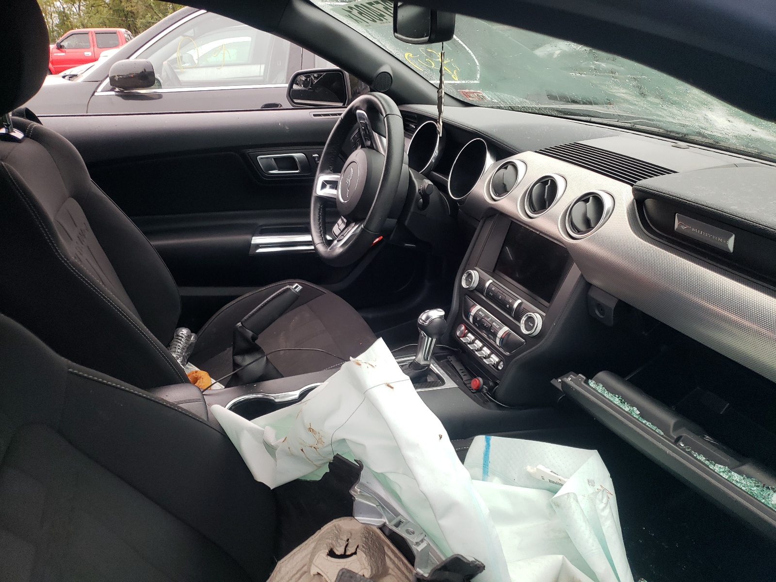Photo 5 from auction – 2019 FORD MUSTANG with VIN 1FA6P8TH1K5133321