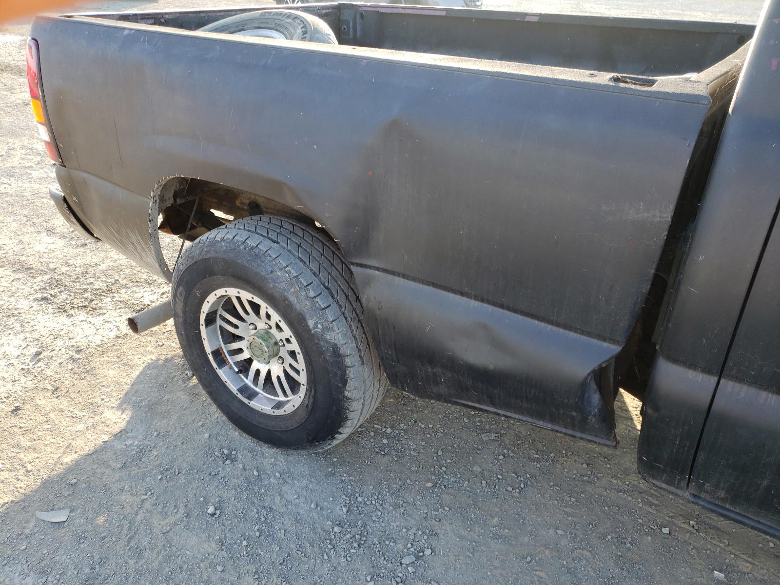 Photo 9 from auction – 2001 GMC NEW SIERRA with VIN 2GTEC19V411233516