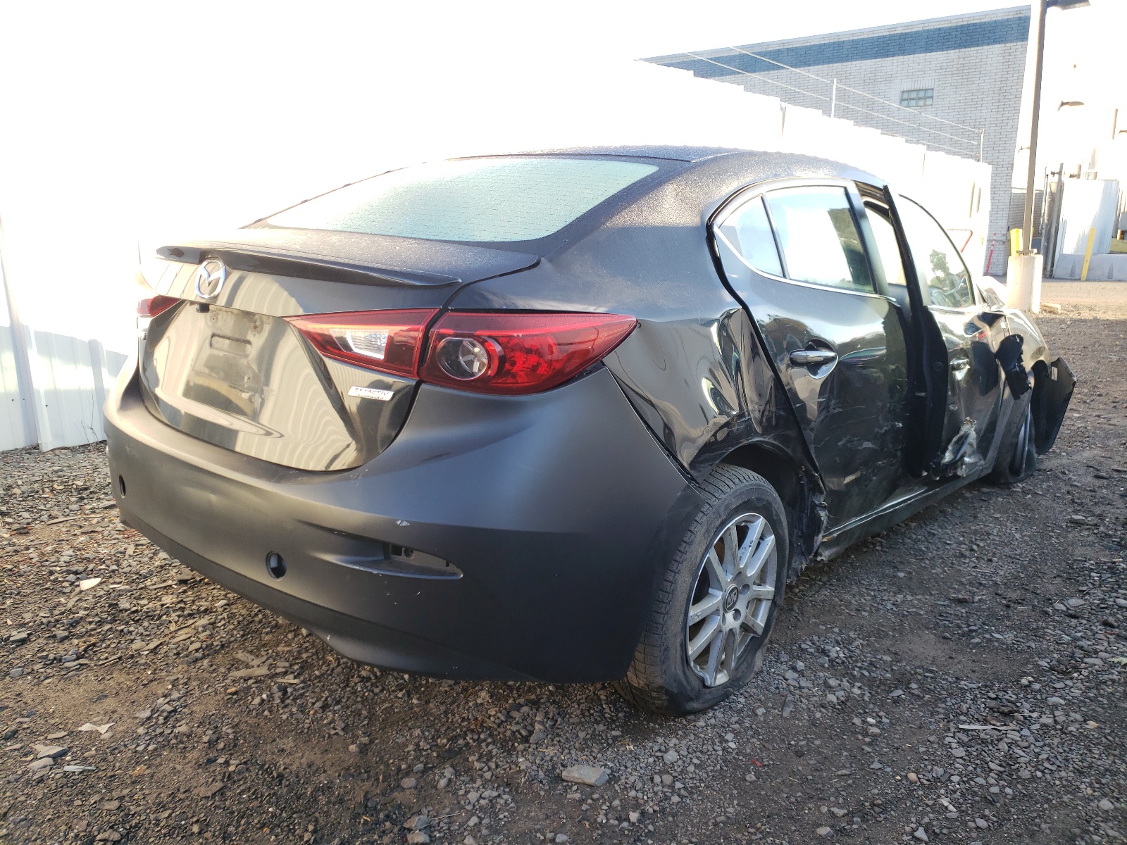 Photo 4 from auction – 2014 MAZDA 3 TOURING with VIN JM1BM1V78E1105363