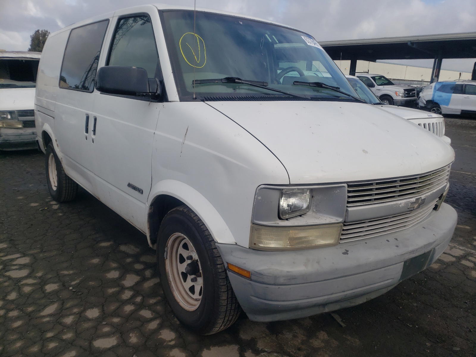 CHEVROLET ASTRO 2001 with VIN 1GCDM19W91B100512 - Photo from auction