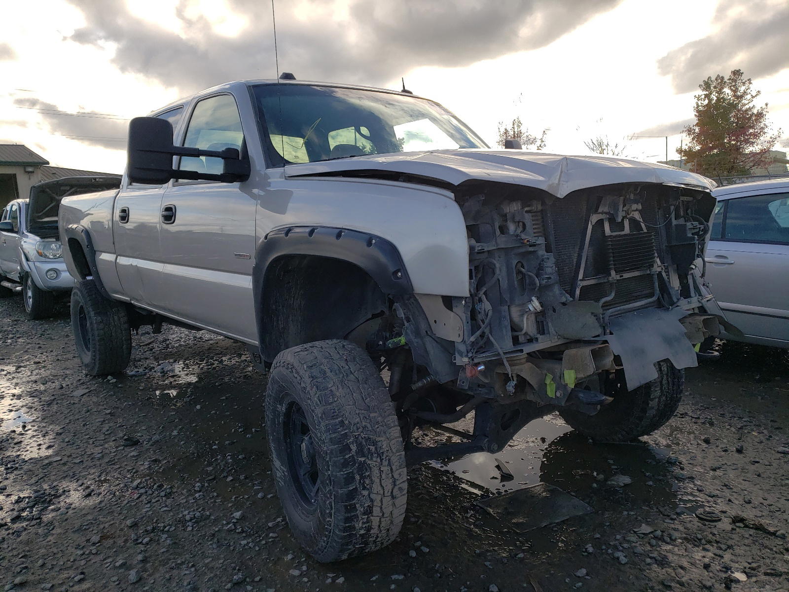 CHEVROLET SILVERADO 2004 with VIN 1GCHK232X4F261225 - Photo from auction