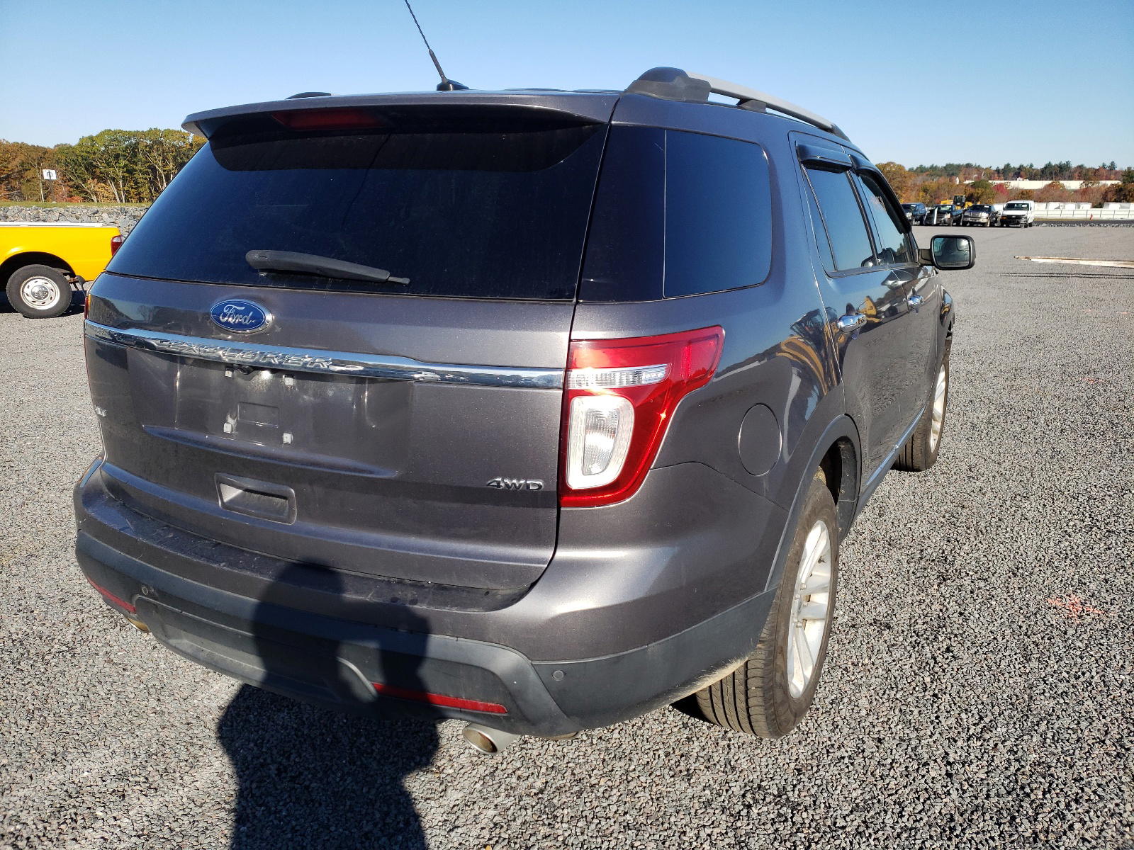 Photo 4 from auction – 2011 FORD EXPLORER X with VIN 1FMHK8D81BGA25331