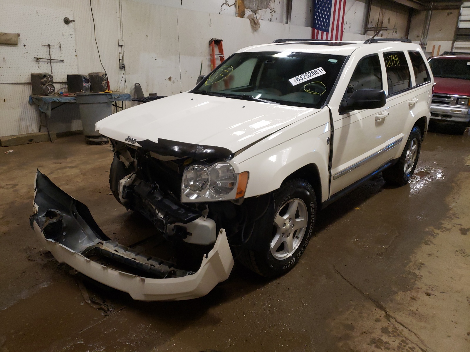 Photo 2 from auction – 2007 JEEP GRAND CHER with VIN 1J8HR58P07C559010