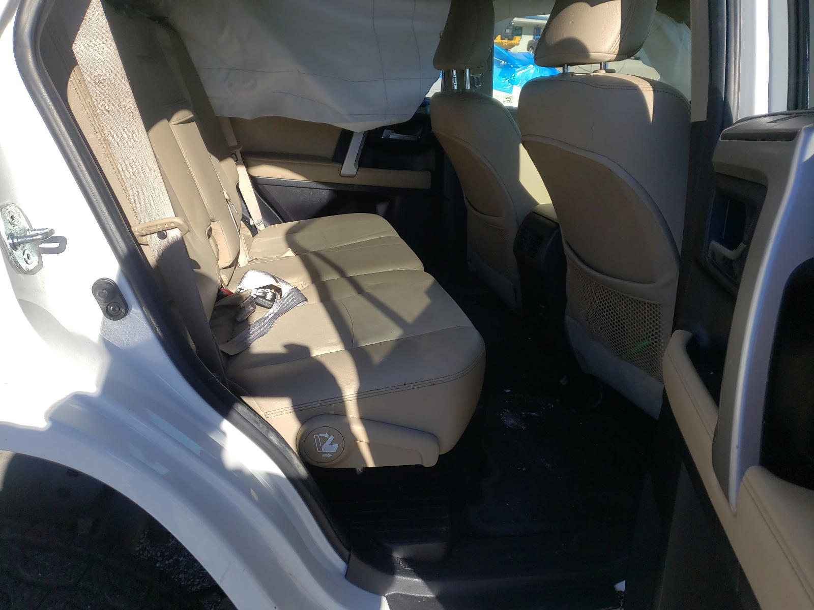 Photo 6 from auction – 2014 TOYOTA 4RUNNER SR with VIN JTEBU5JR8E5197898