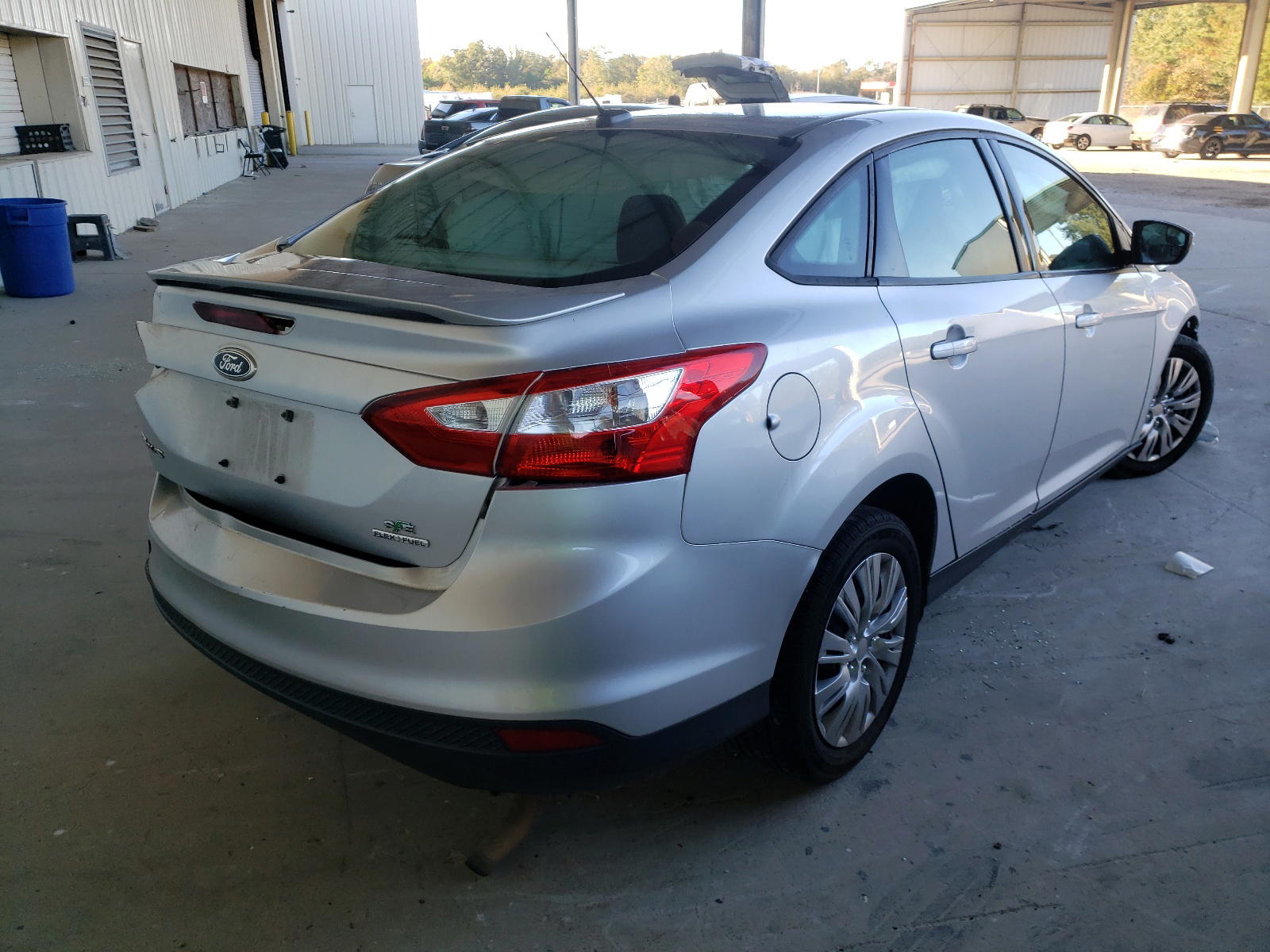 Photo 4 from auction – 2014 FORD FOCUS SE with VIN 1FADP3F27EL376519