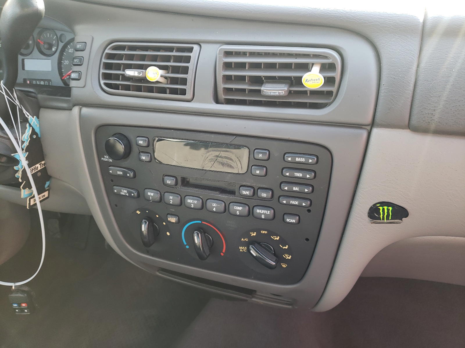 Photo 9 from auction – 2004 FORD TAURUS with VIN 1FAFP53294G179514