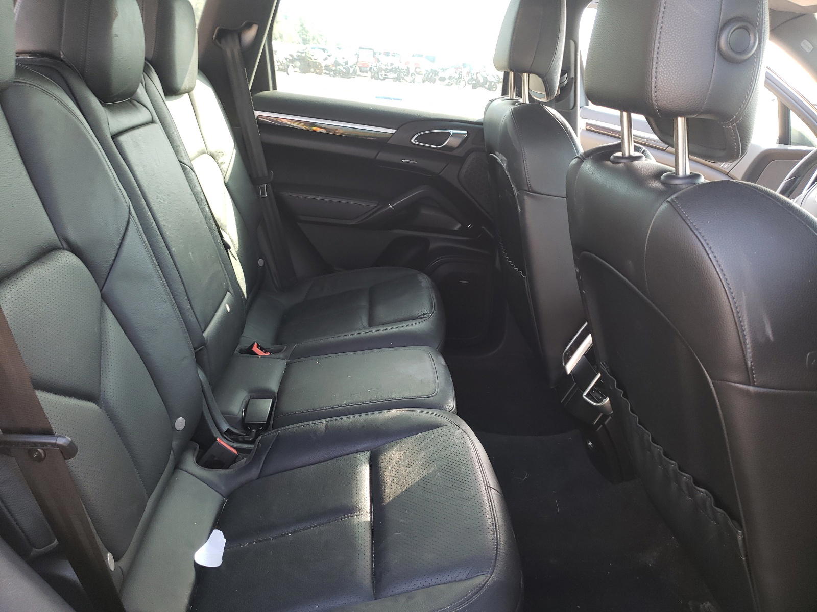 Photo 6 from auction – 2013 PORSCHE CAYENNE with VIN WP1AA2A23DLA03877
