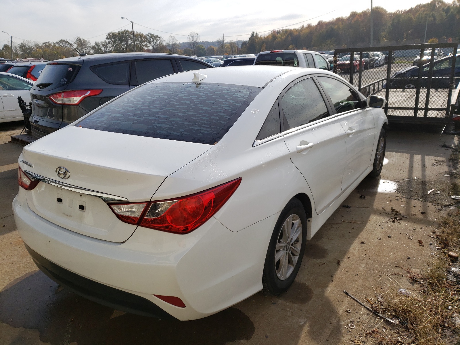 Photo 4 from auction – 2014 HYUNDAI SONATA GLS with VIN 5NPEB4AC5EH895298