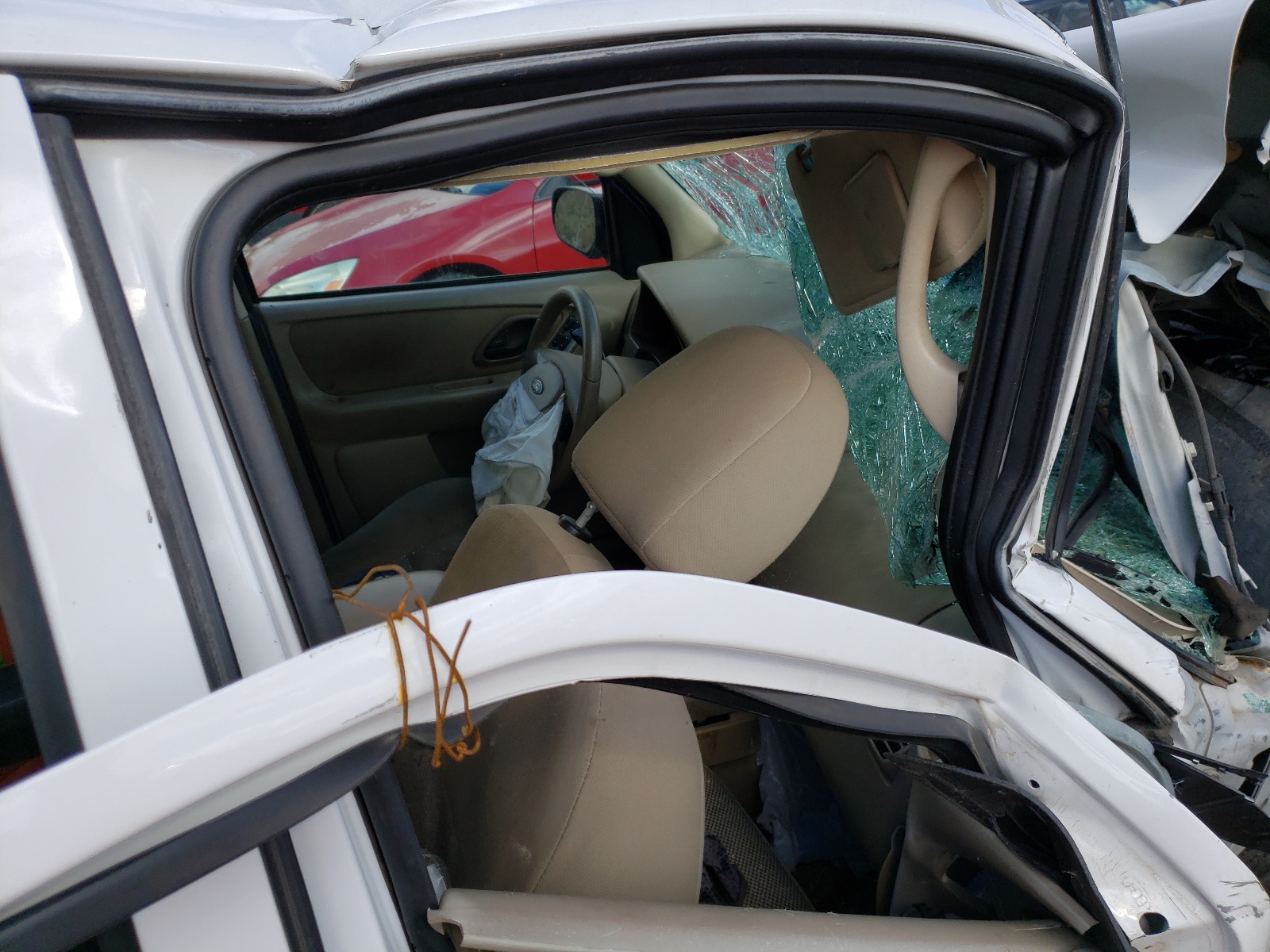Photo 5 from auction – 2005 FORD ESCAPE XLT with VIN 1FMYU93165KA65443