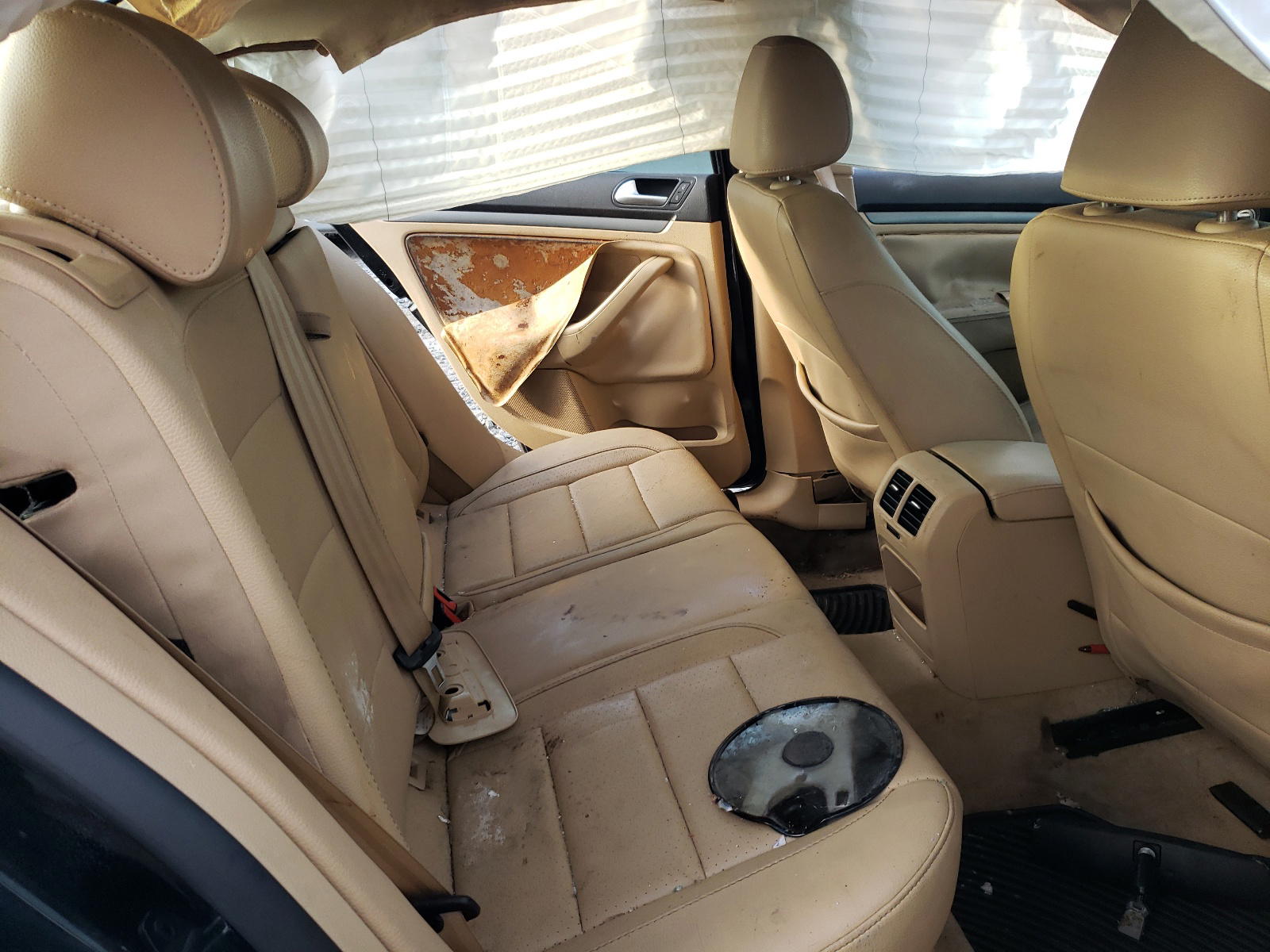 Photo 6 from auction – 2007 VOLKSWAGEN JETTA WOLF with VIN 3VWEF71K07M177570