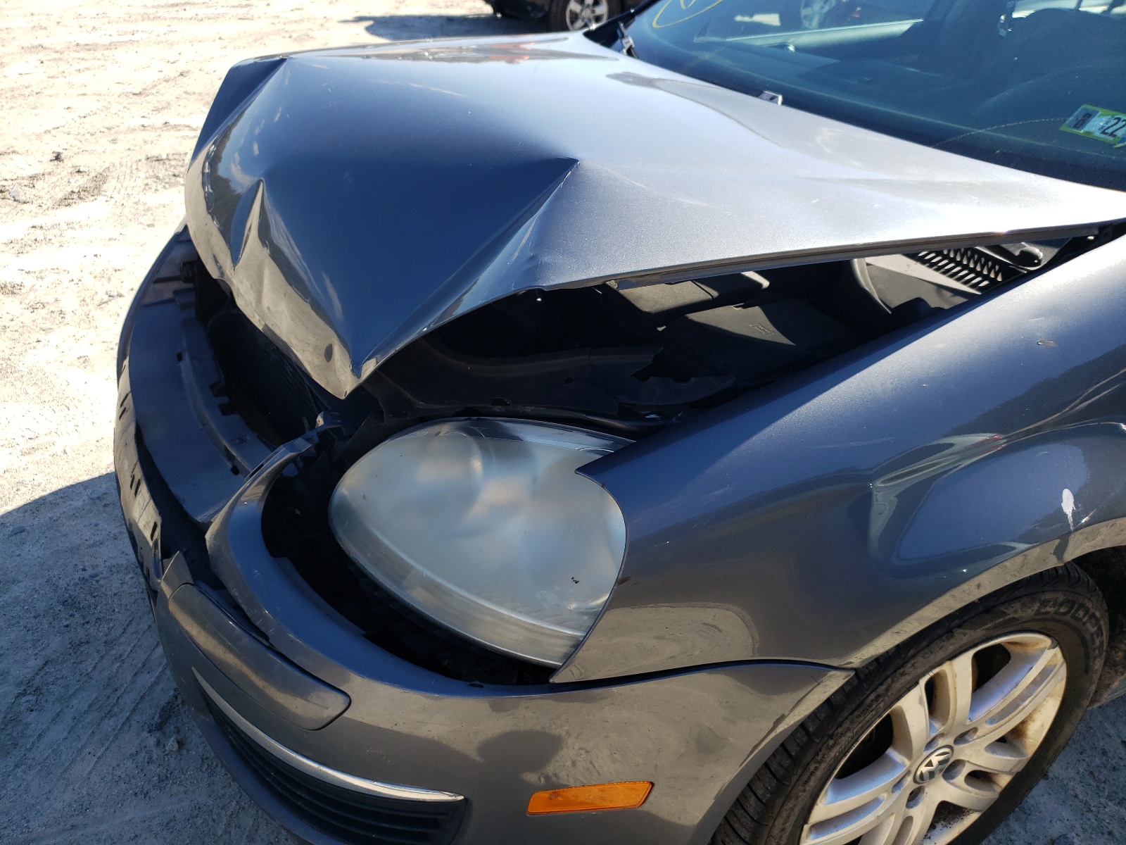 Photo 9 from auction – 2007 VOLKSWAGEN JETTA WOLF with VIN 3VWEG71K57M069846