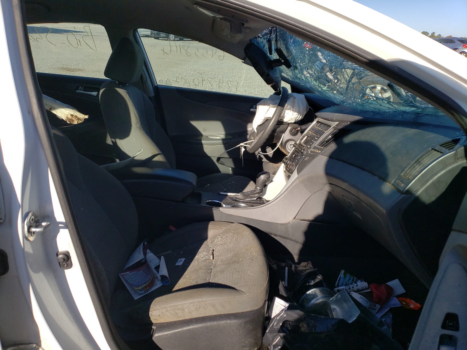 Photo 5 from auction – 2014 HYUNDAI SONATA GLS with VIN 5NPEB4AC5EH855805