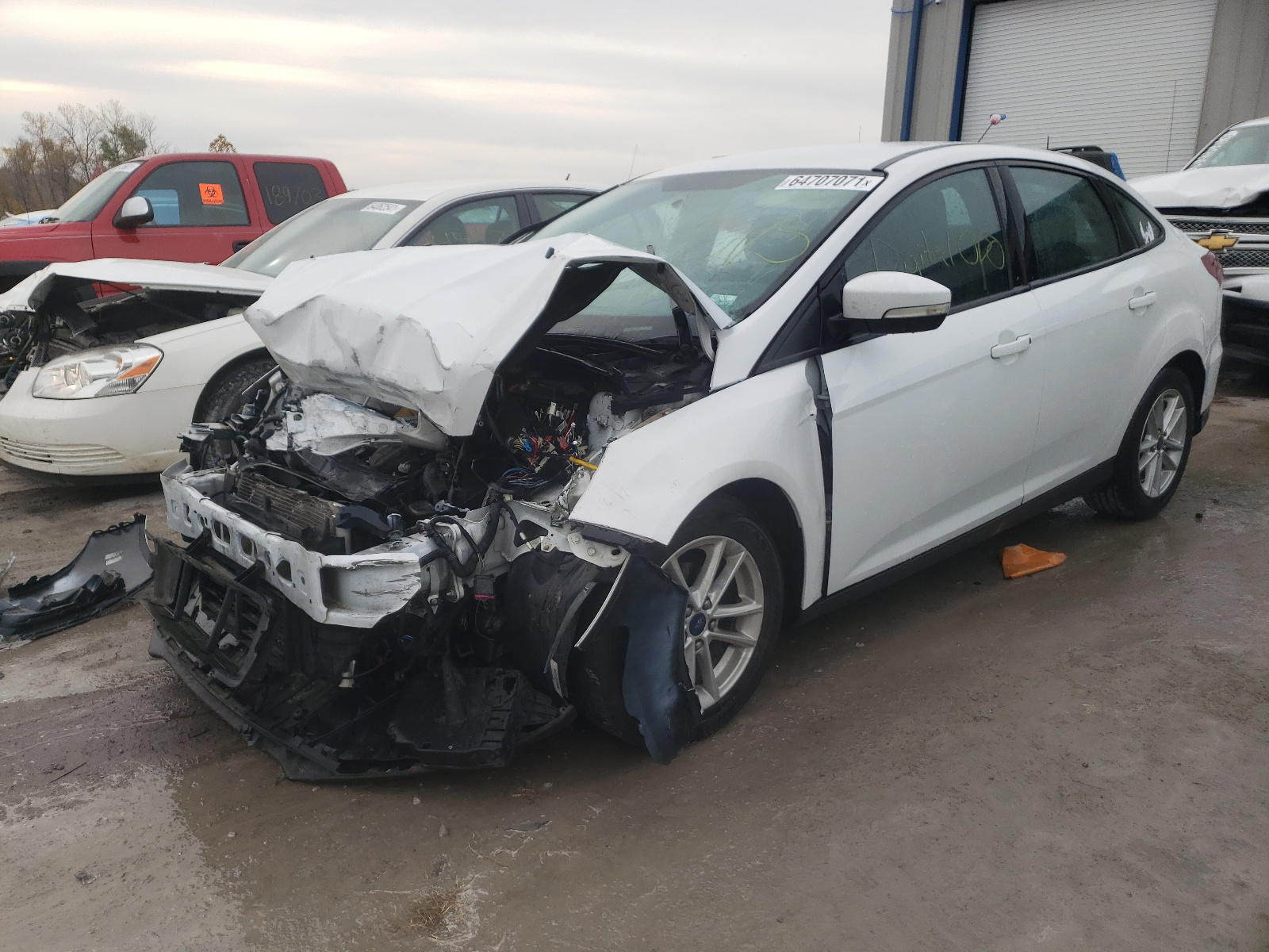 Photo 2 from auction – 2015 FORD FOCUS SE with VIN 1FADP3F2XFL210660