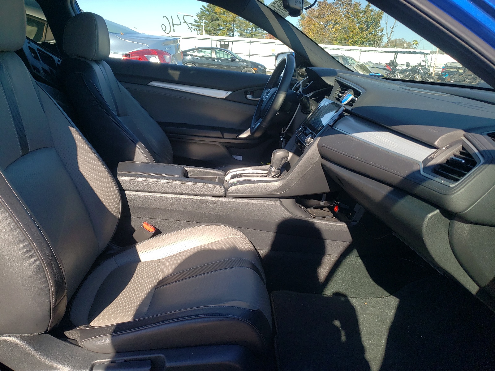 Photo 5 from auction – 2016 HONDA CIVIC TOUR with VIN 2HGFC3B97GH360632