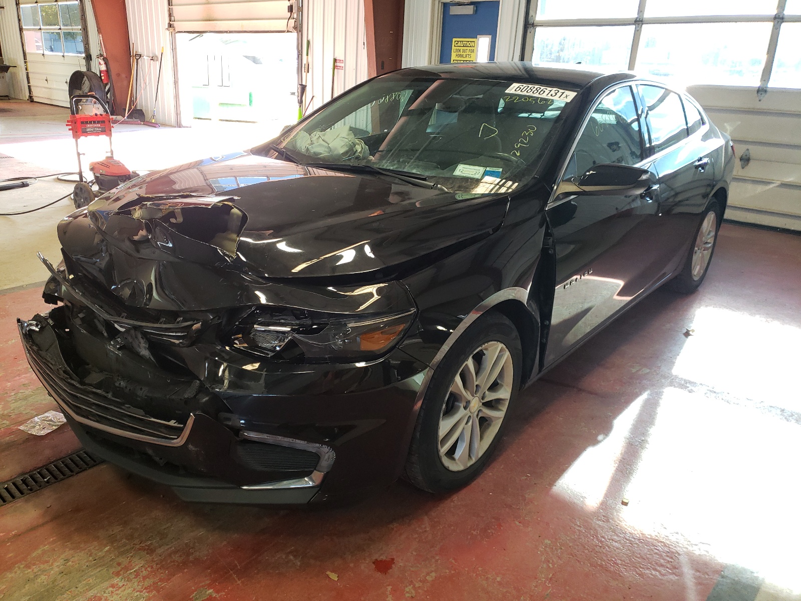 Photo 2 from auction – 2018 CHEVROLET MALIBU LT with VIN 1G1ZD5ST1JF220562