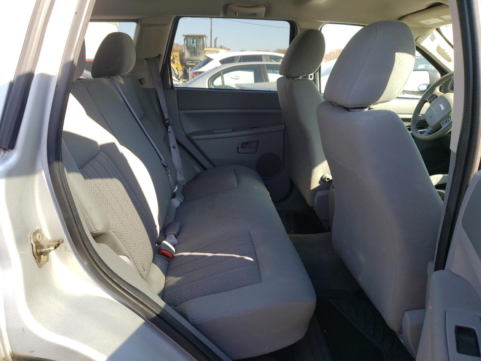 Photo 6 from auction – 2005 JEEP GRAND CHER with VIN 1J4GR48K55C620795