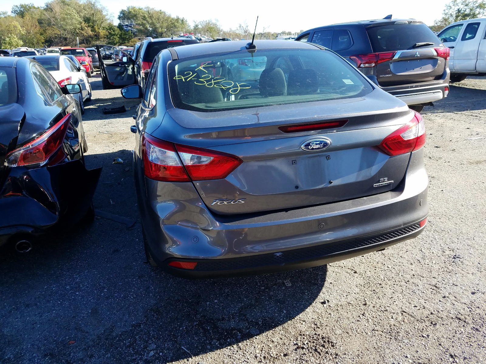 Photo 3 from auction – 2014 FORD FOCUS SE with VIN 1FADP3F29EL193977