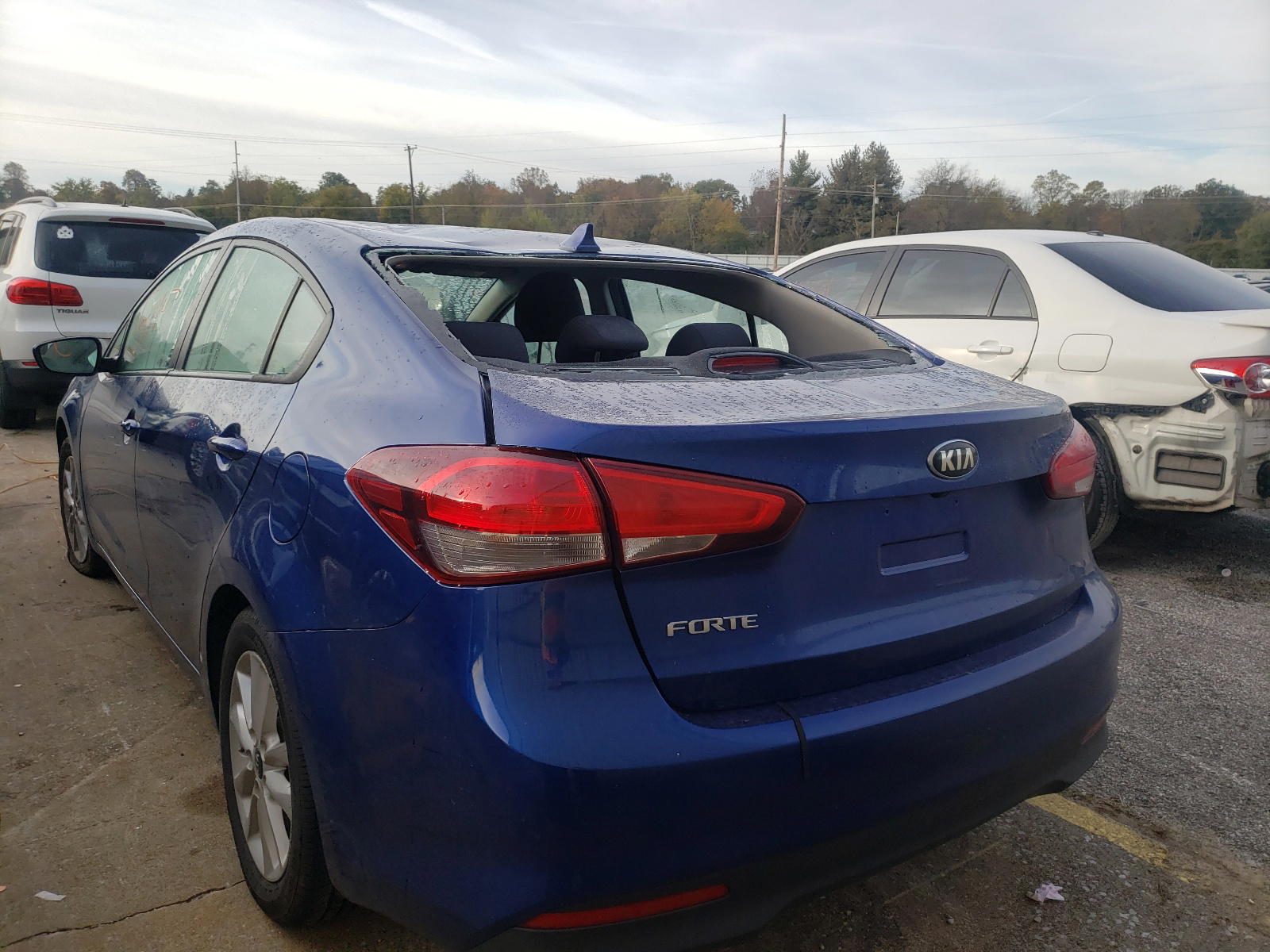 Photo 3 from auction – 2017 KIA FORTE LX with VIN 3KPFL4A70HE132151
