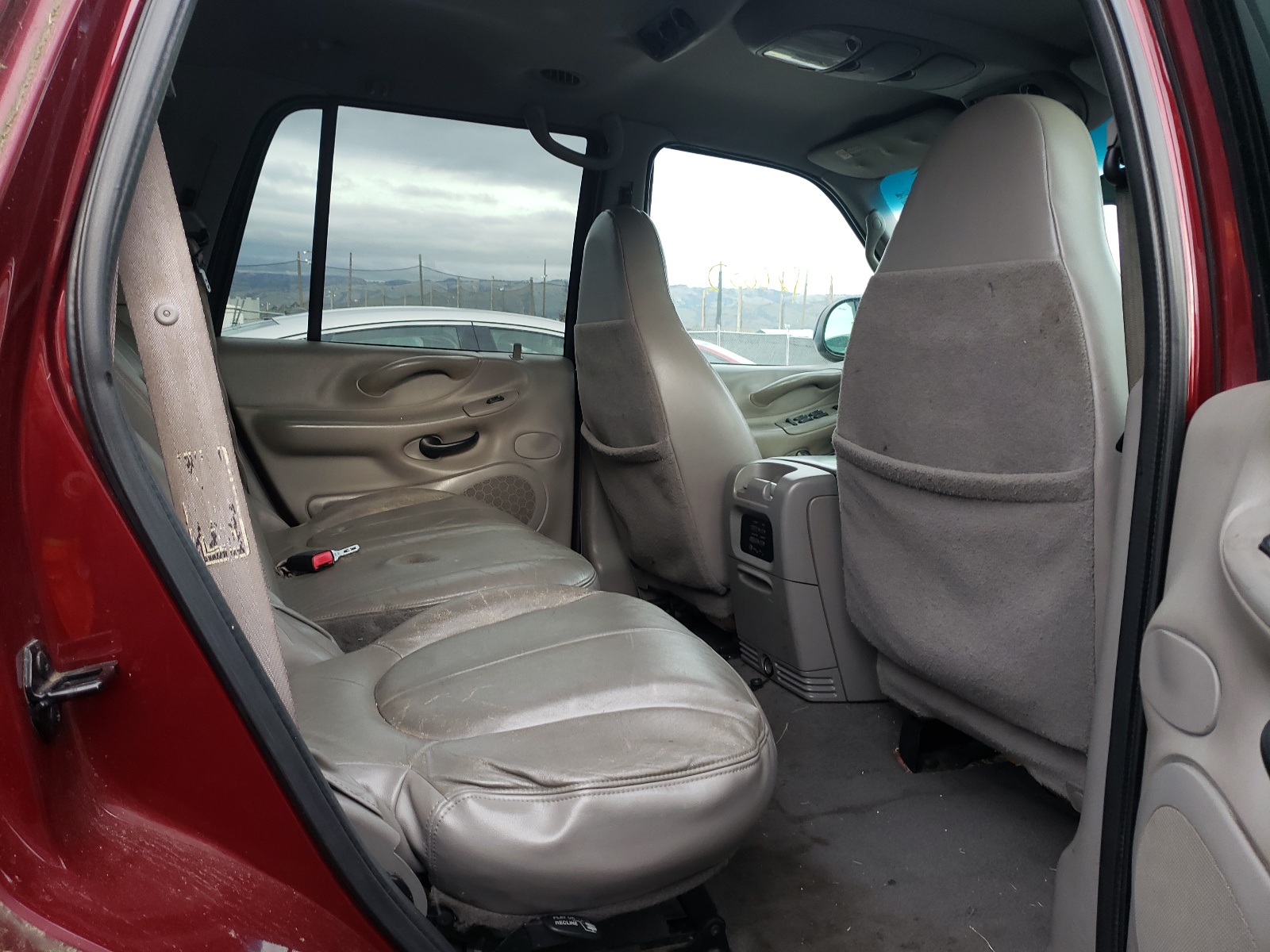 Foto 6 de la subasta – 2001 FORD EXPEDITION con VIN 1FMRU16W11LB80856