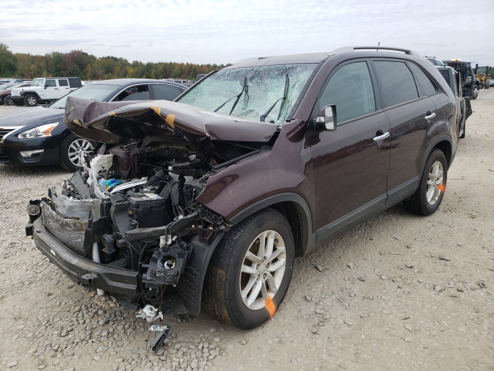 Photo 2 from auction – 2015 KIA SORENTO LX with VIN 5XYKT3A66FG627552