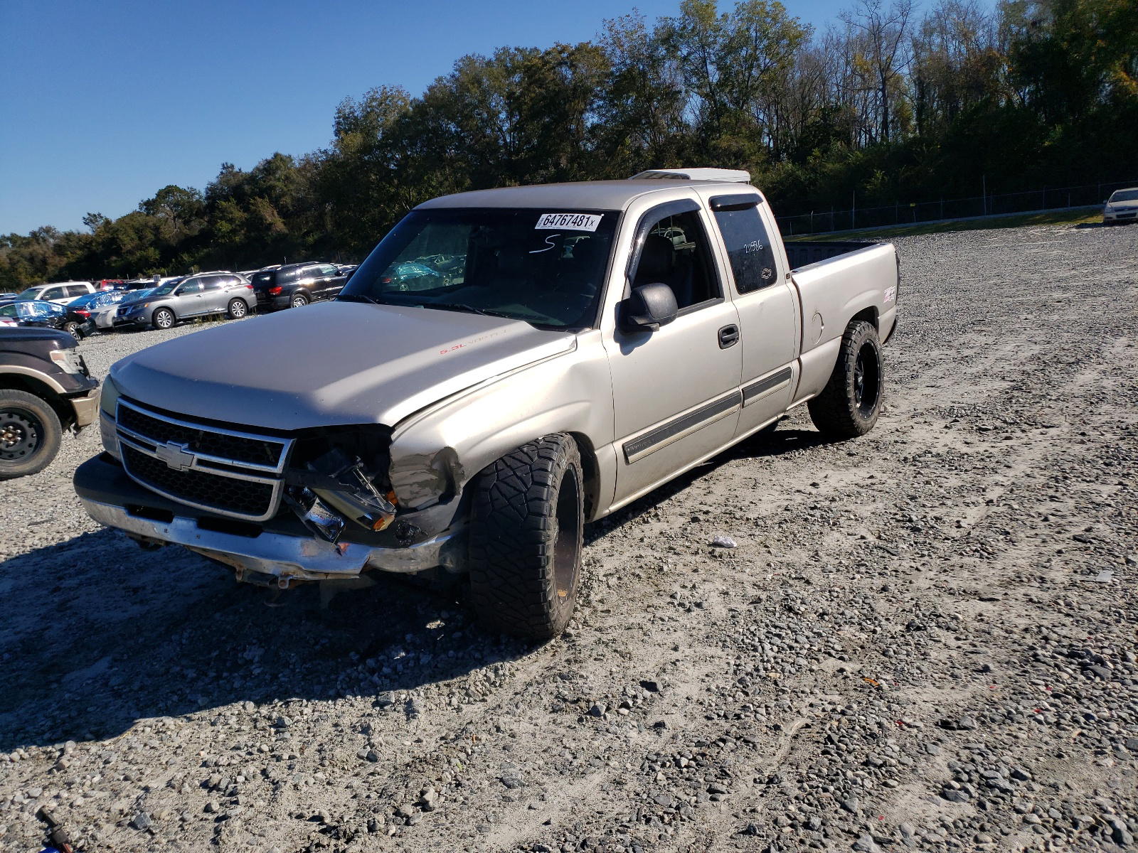 Photo 10 from auction – 2004 CHEVROLET SILVERADO with VIN 2GCEK19T641180405