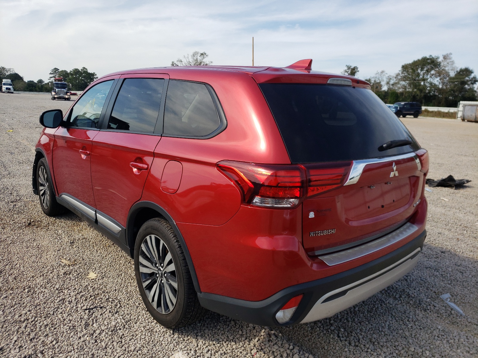 Photo 3 from auction – 2019 MITSUBISHI OUTLANDER with VIN JA4AD2A30KZ028760