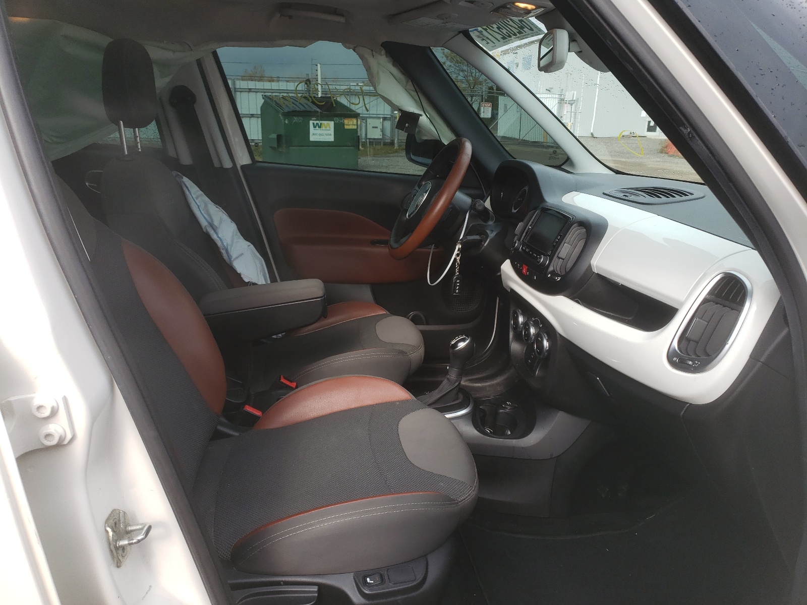 Photo 5 from auction – 2015 FIAT 500L TREKK with VIN ZFBCFADH2FZ033929
