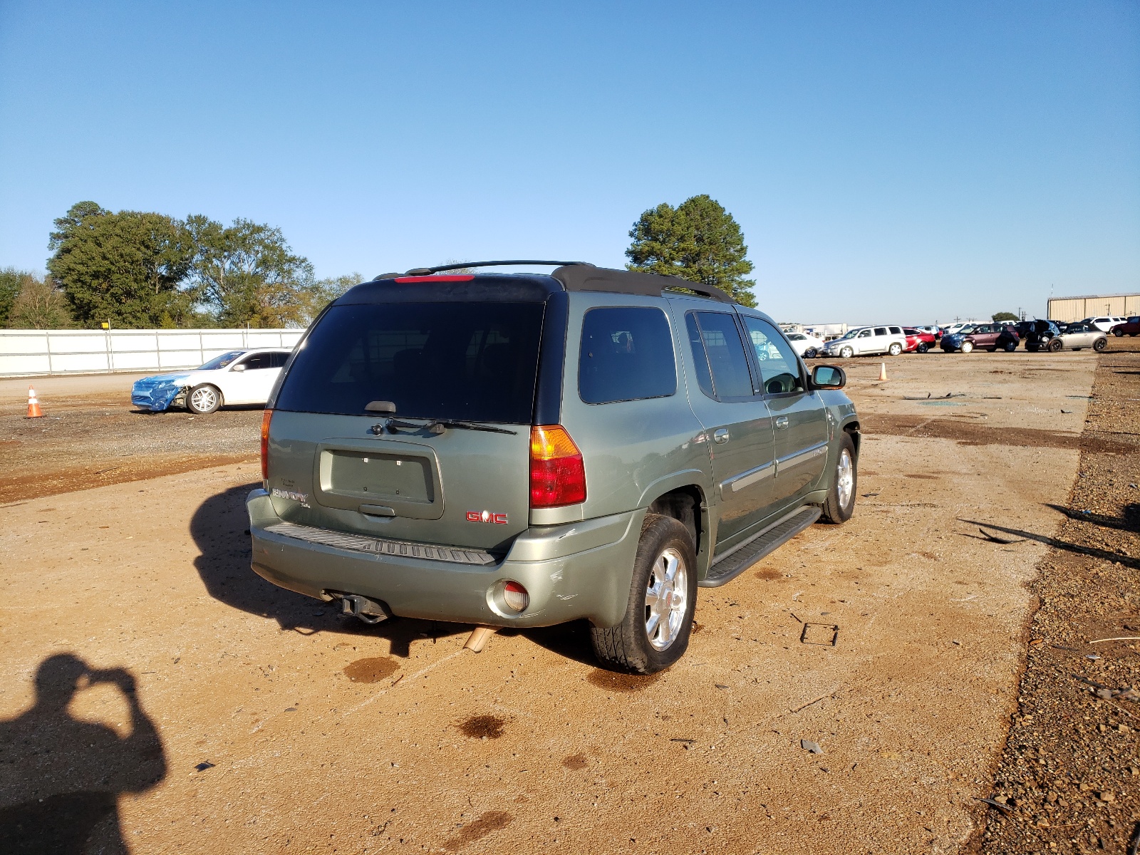 Photo 4 from auction – 2003 GMC ENVOY XL with VIN 1GKES16PX36235523