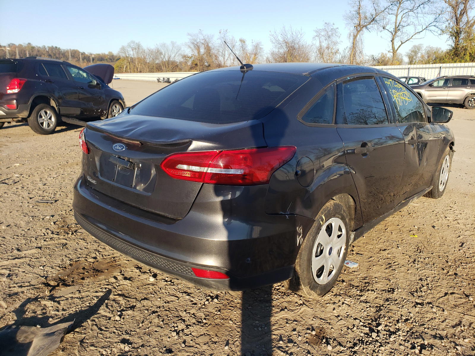 Photo 4 from auction – 2017 FORD FOCUS S with VIN 1FADP3E20HL313056