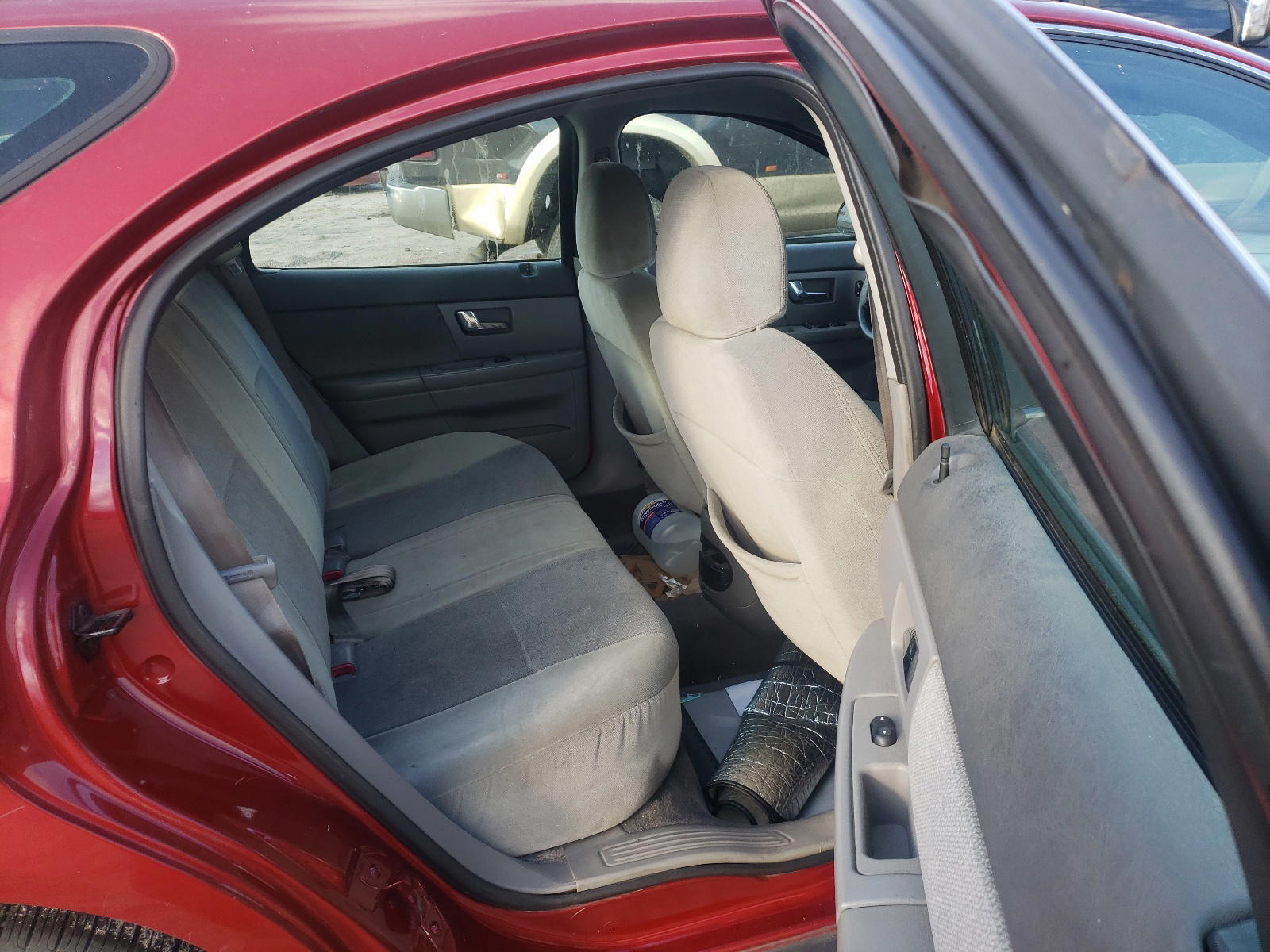Photo 6 from auction – 2001 FORD TAURUS SE with VIN 1FAFP58271G243408