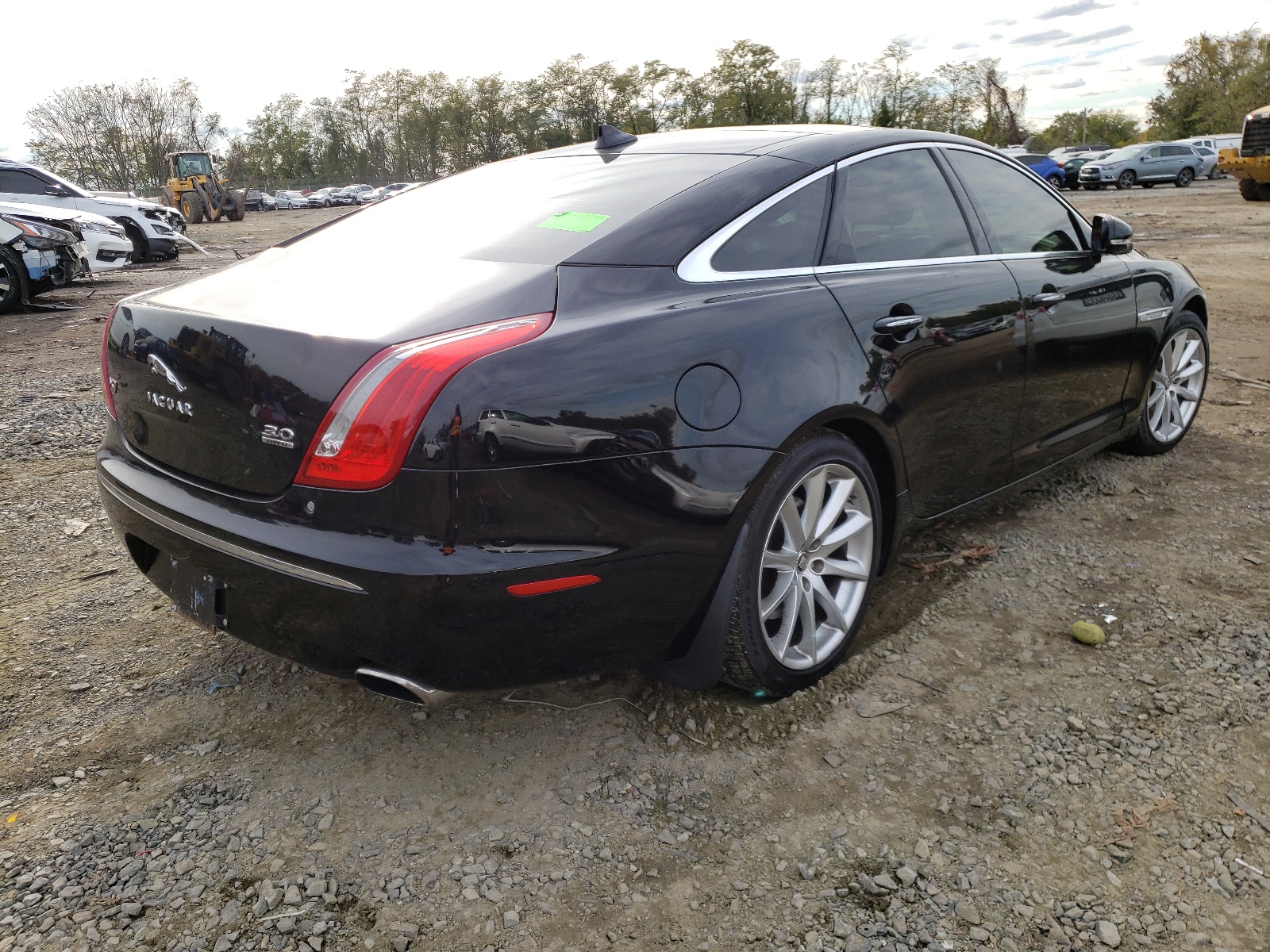 Zdjęcie 4 z aukcji – 2013 JAGUAR XJ z VIN SAJWJ1CDXD8V49547
