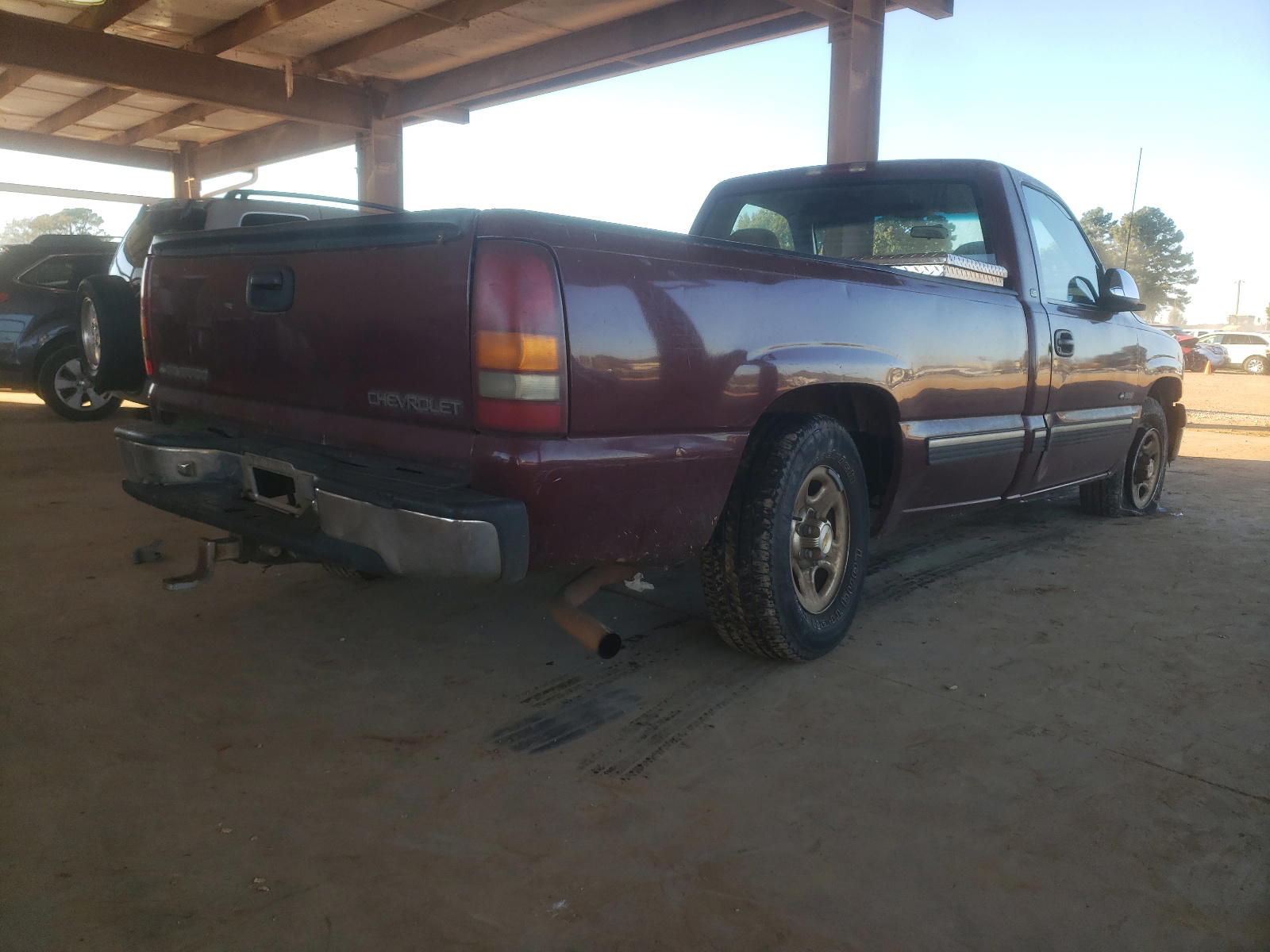 Photo 4 from auction – 2000 CHEVROLET SILVERADO with VIN 1GCEC14V2YE301294