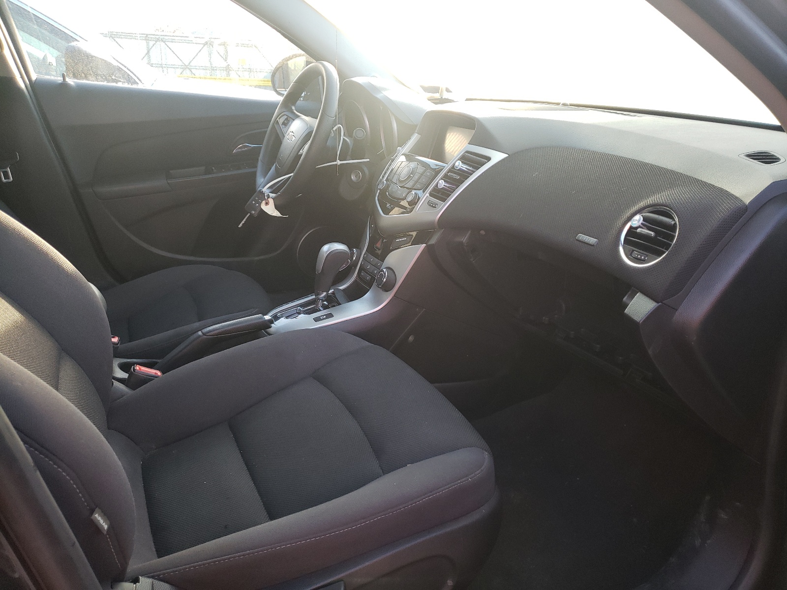Photo 5 from auction – 2015 CHEVROLET CRUZE LT with VIN 1G1PC5SB0F7130693