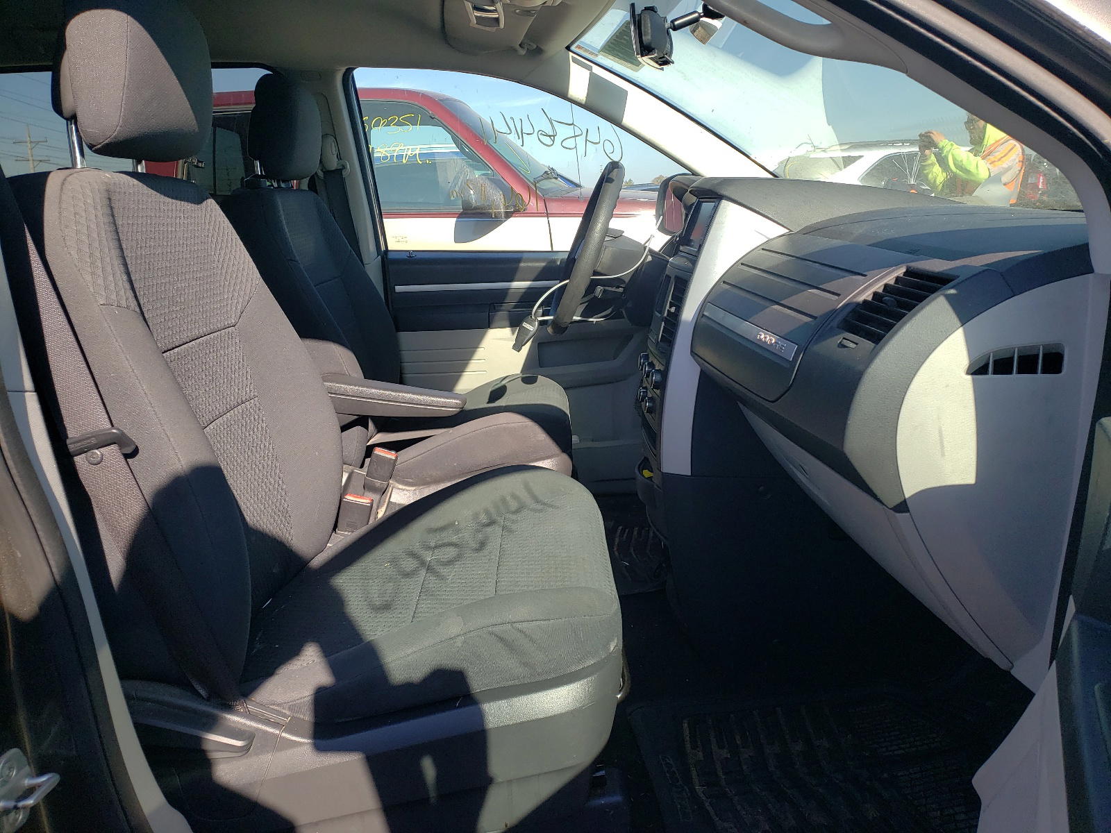 Photo 5 from auction – 2010 DODGE GRAND CARA with VIN 2D4RN4DE6AR307575