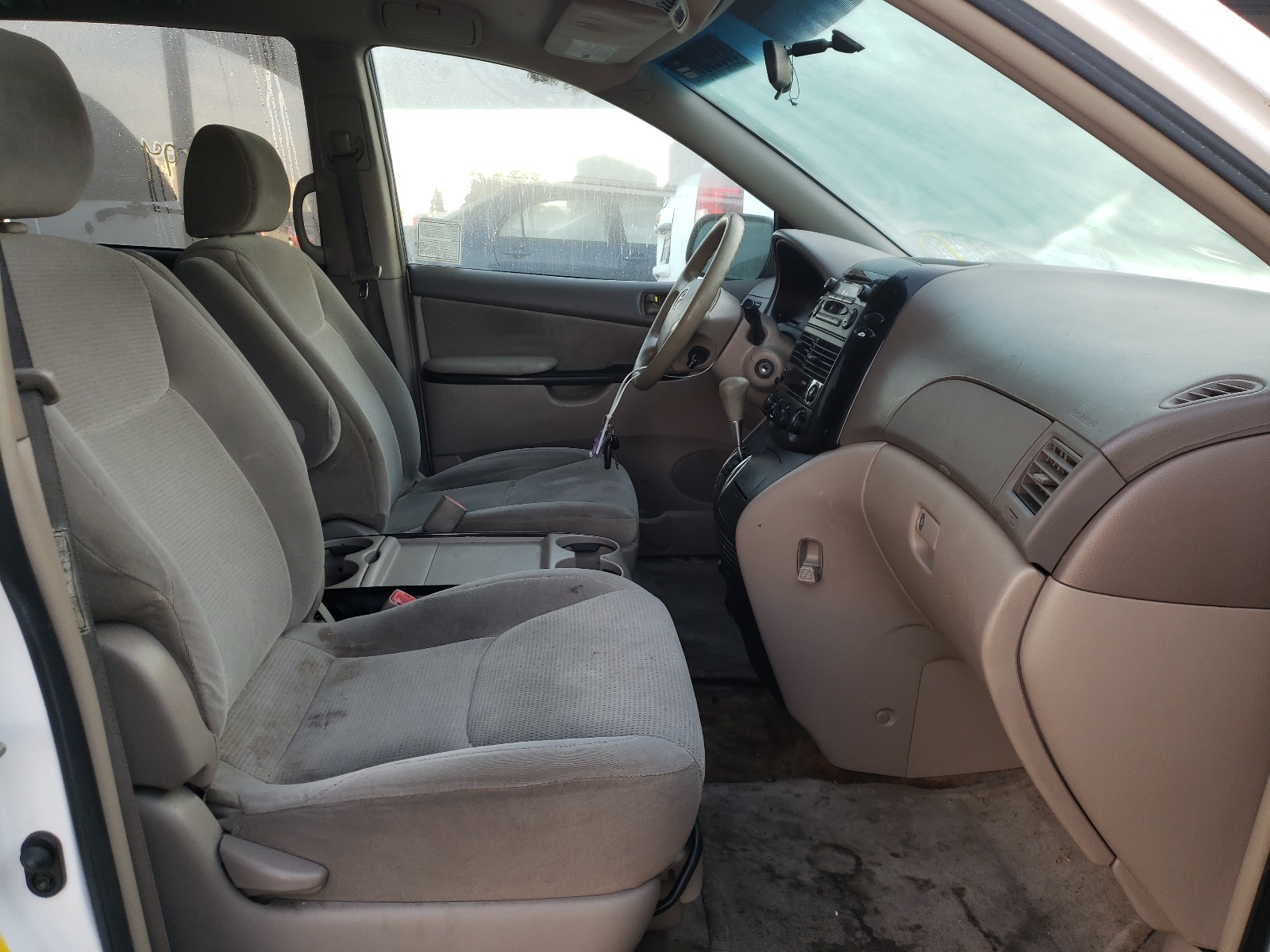 Photo 5 from auction – 2005 TOYOTA SIENNA CE with VIN 5TDZA23C25S352636