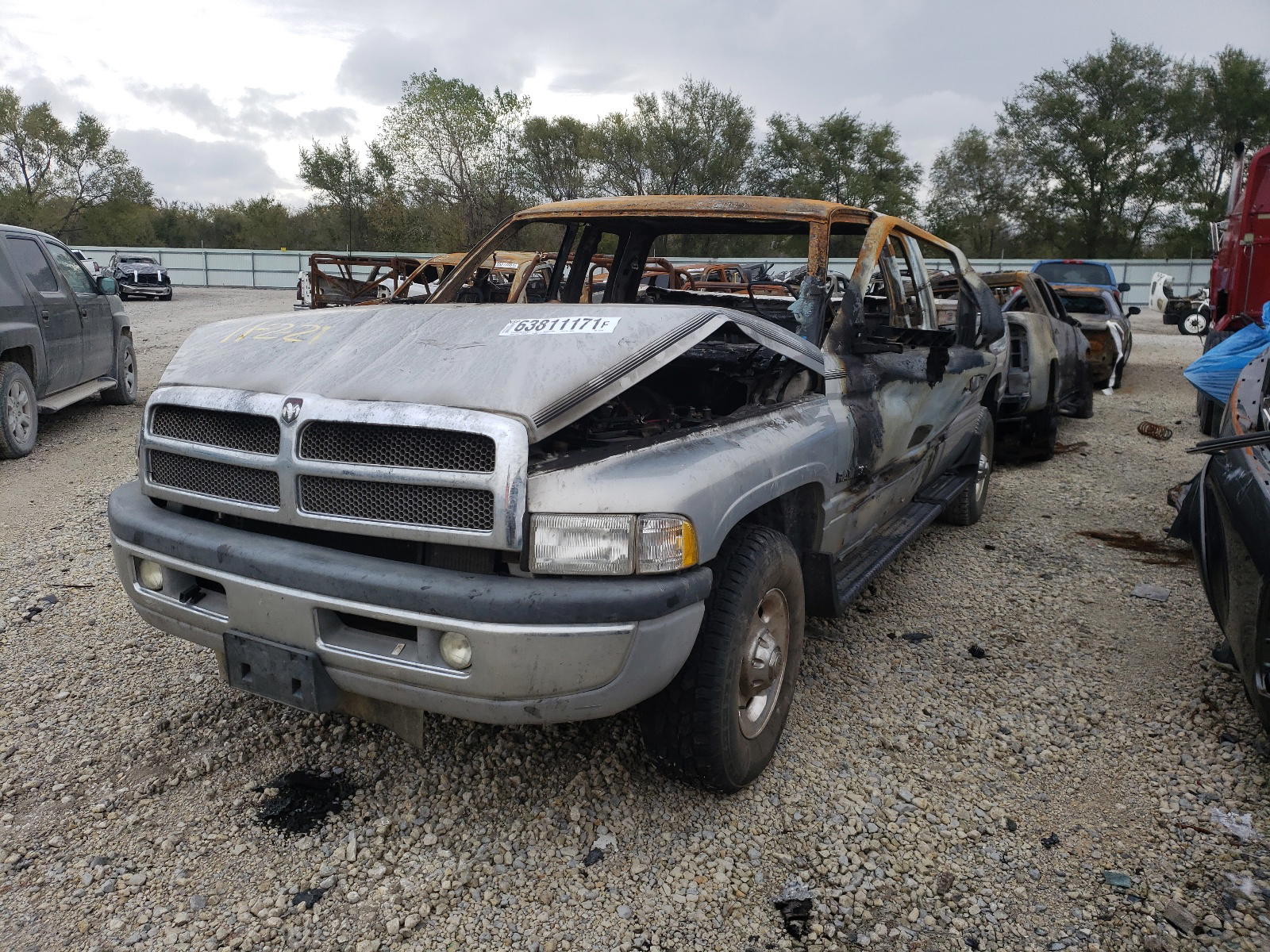 Photo 2 from auction – 2000 DODGE RAM 2500 with VIN 1B7KC23W2YJ173763