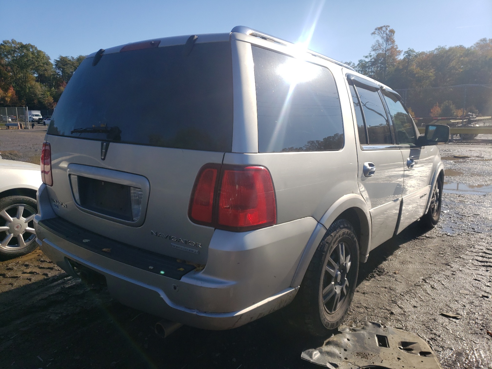 Photo 4 from auction – 2006 LINCOLN NAVIGATOR with VIN 5LMFU27576LJ12161