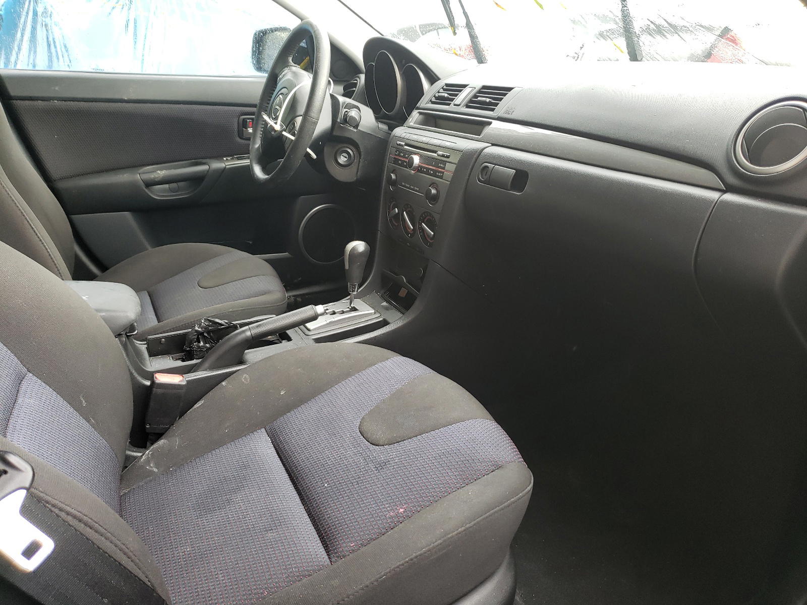 Photo 5 from auction – 2008 MAZDA 3 HATCHBAC with VIN JM1BK343681827306