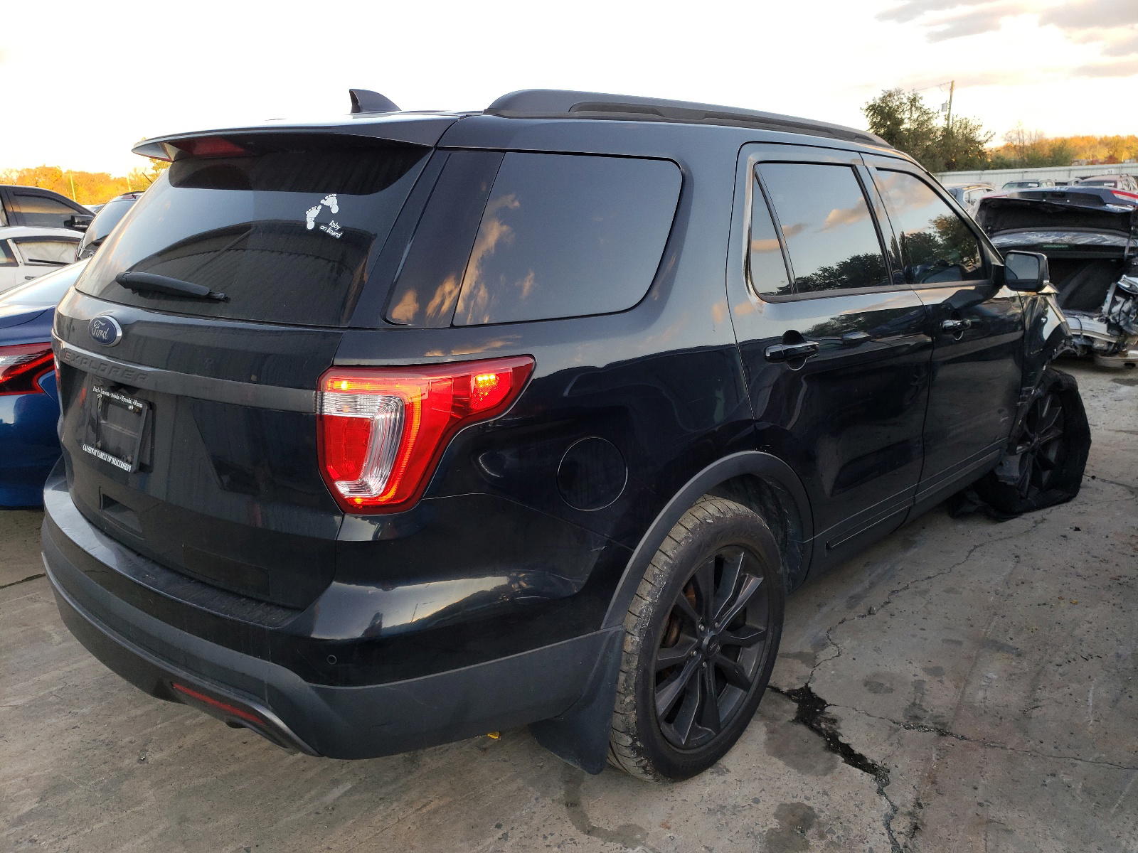Photo 4 from auction – 2017 FORD EXPLORER X with VIN 1FM5K8D83HGC17071