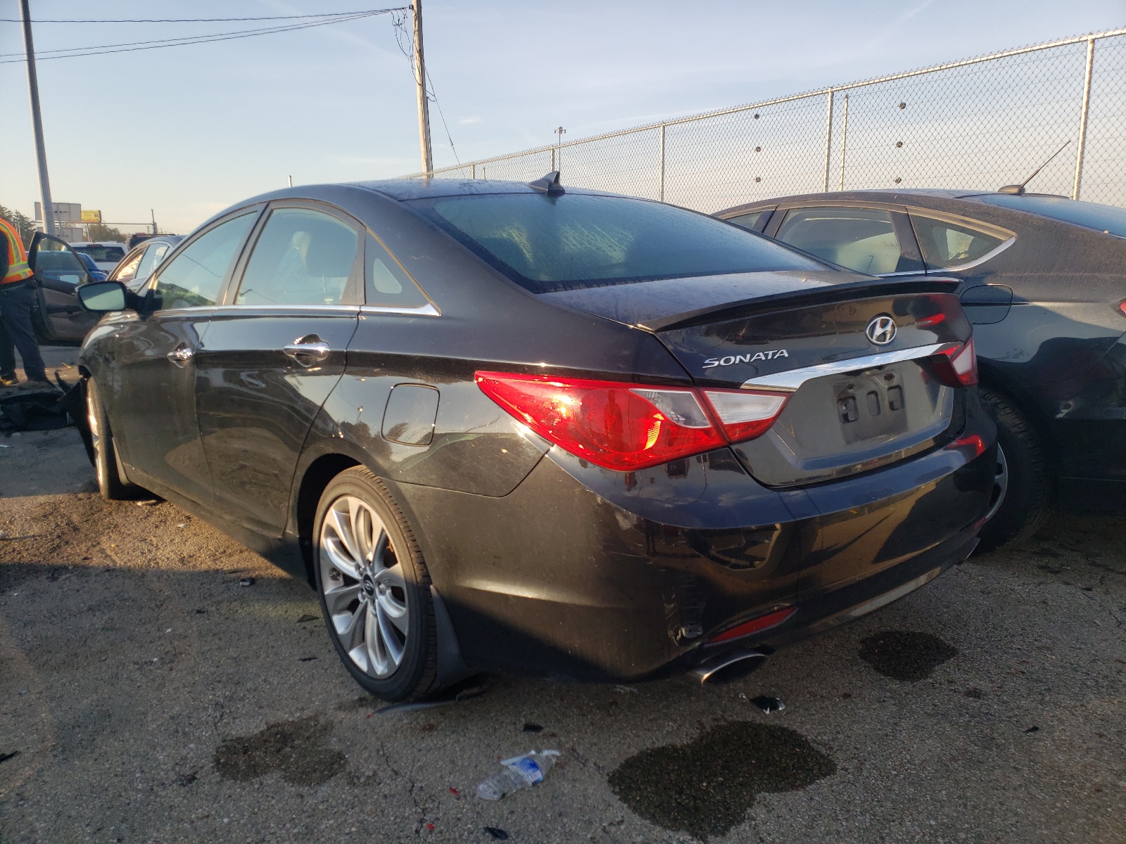 Photo 3 from auction – 2013 HYUNDAI SONATA SE with VIN 5NPEC4AC4DH658135