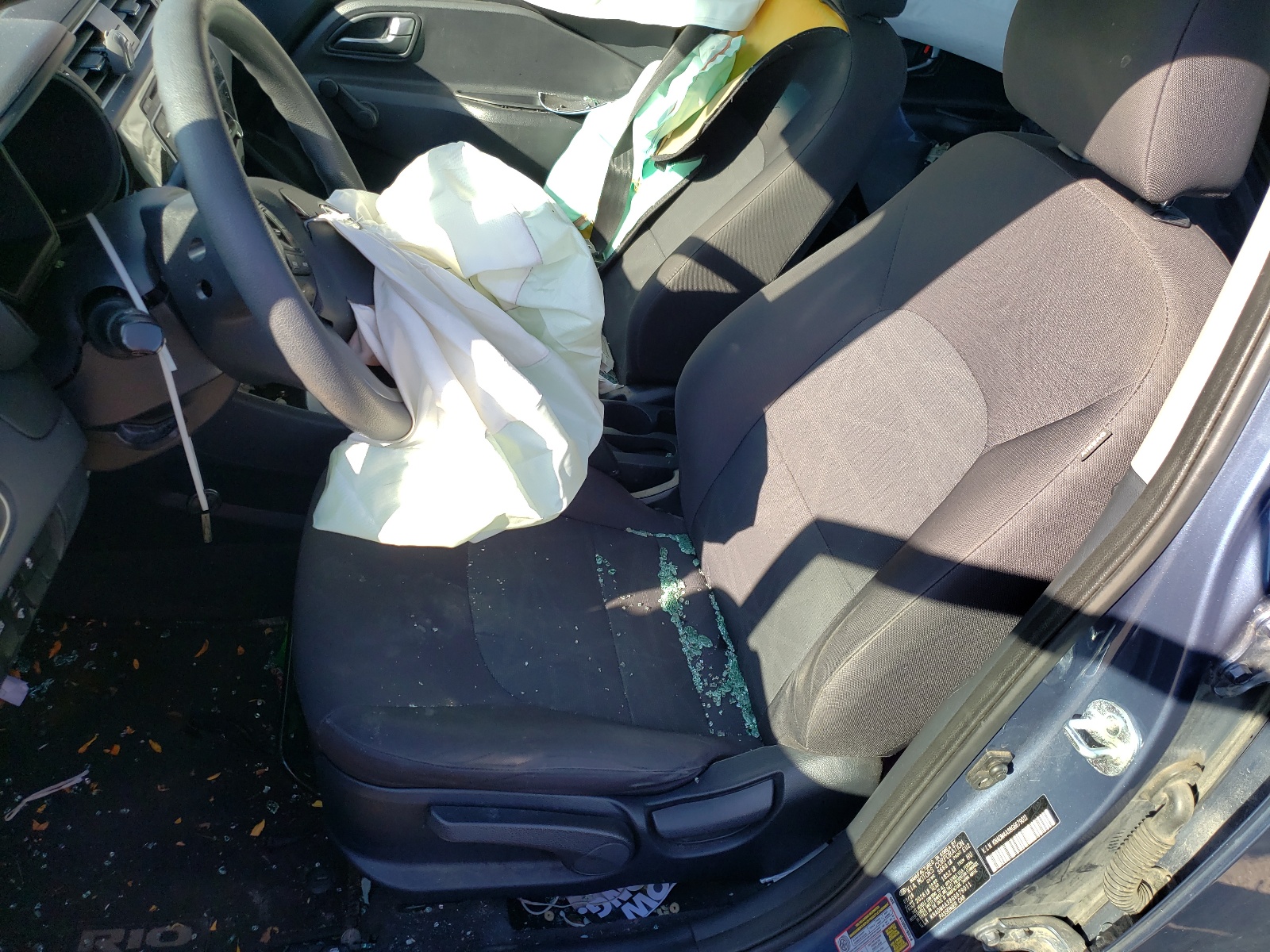 Photo 5 from auction – 2016 KIA RIO LX with VIN KNADM4A38G6679011