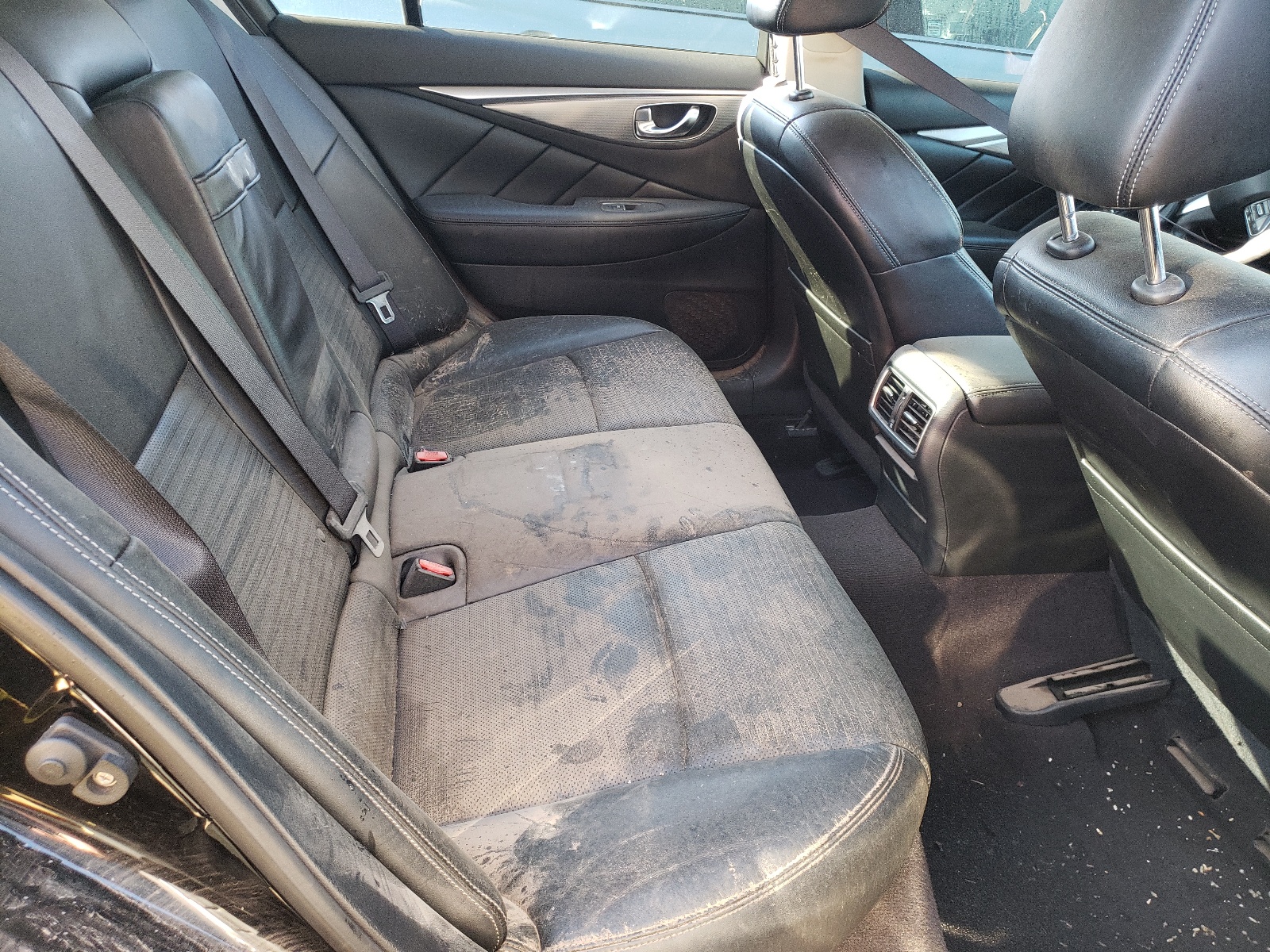 Photo 6 from auction – 2015 INFINITI Q50 BASE with VIN JN1BV7APXFM343367