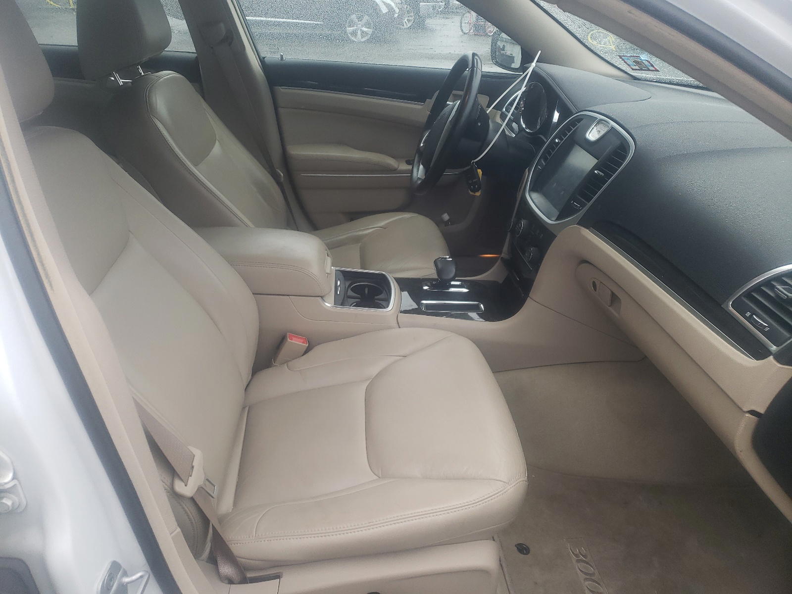 Photo 5 from auction – 2013 CHRYSLER 300 with VIN 2C3CCAAG4DH527244