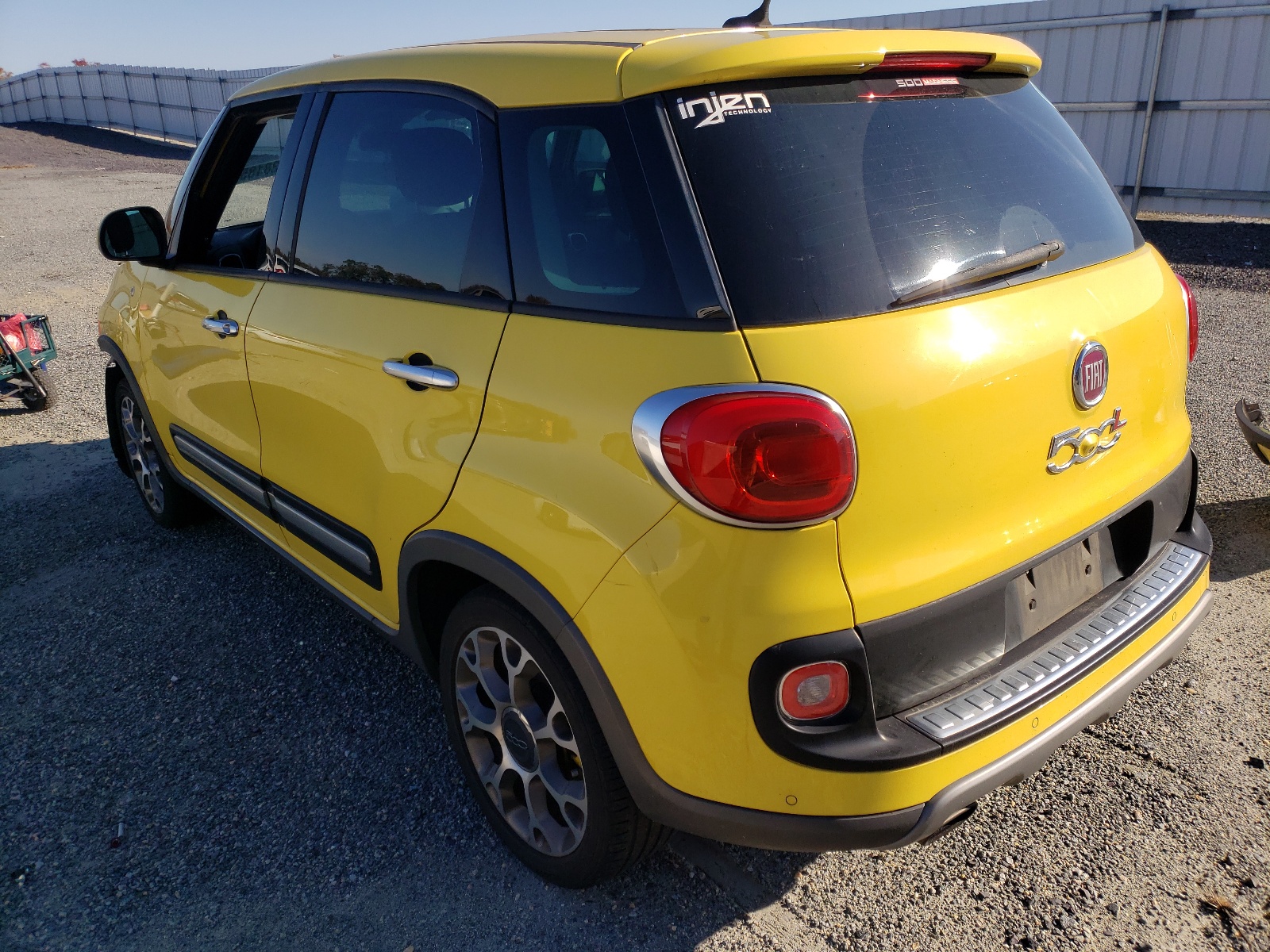 Photo 3 from auction – 2014 FIAT 500L TREKK with VIN ZFBCFADH3EZ021531